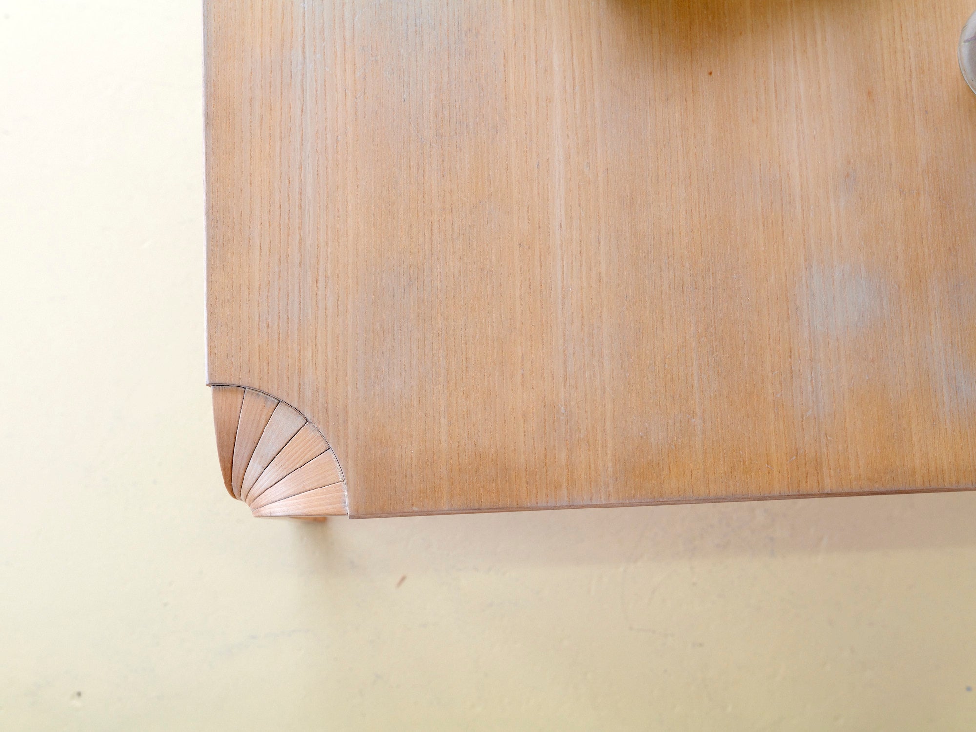 Couchtisch von Artek vom Designer Alvar Aalto