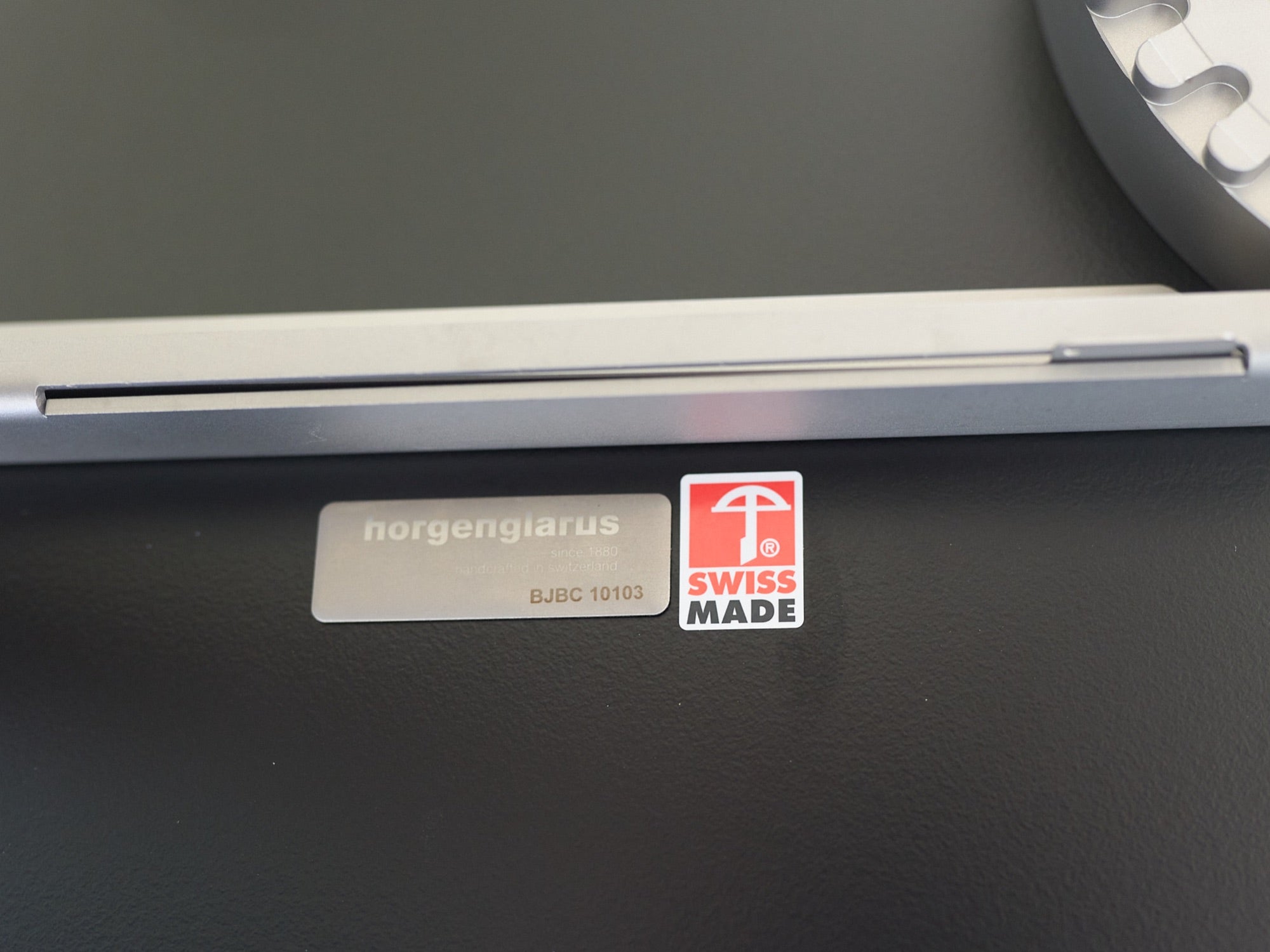 ess.tee.tisch von Jürg Bally, Horgen Glarus