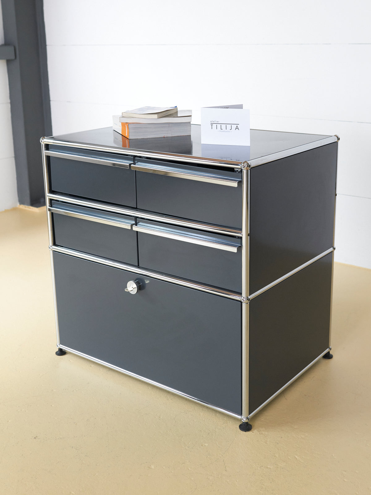 USM Haller Druckermöbel Anthrazitgrau 1