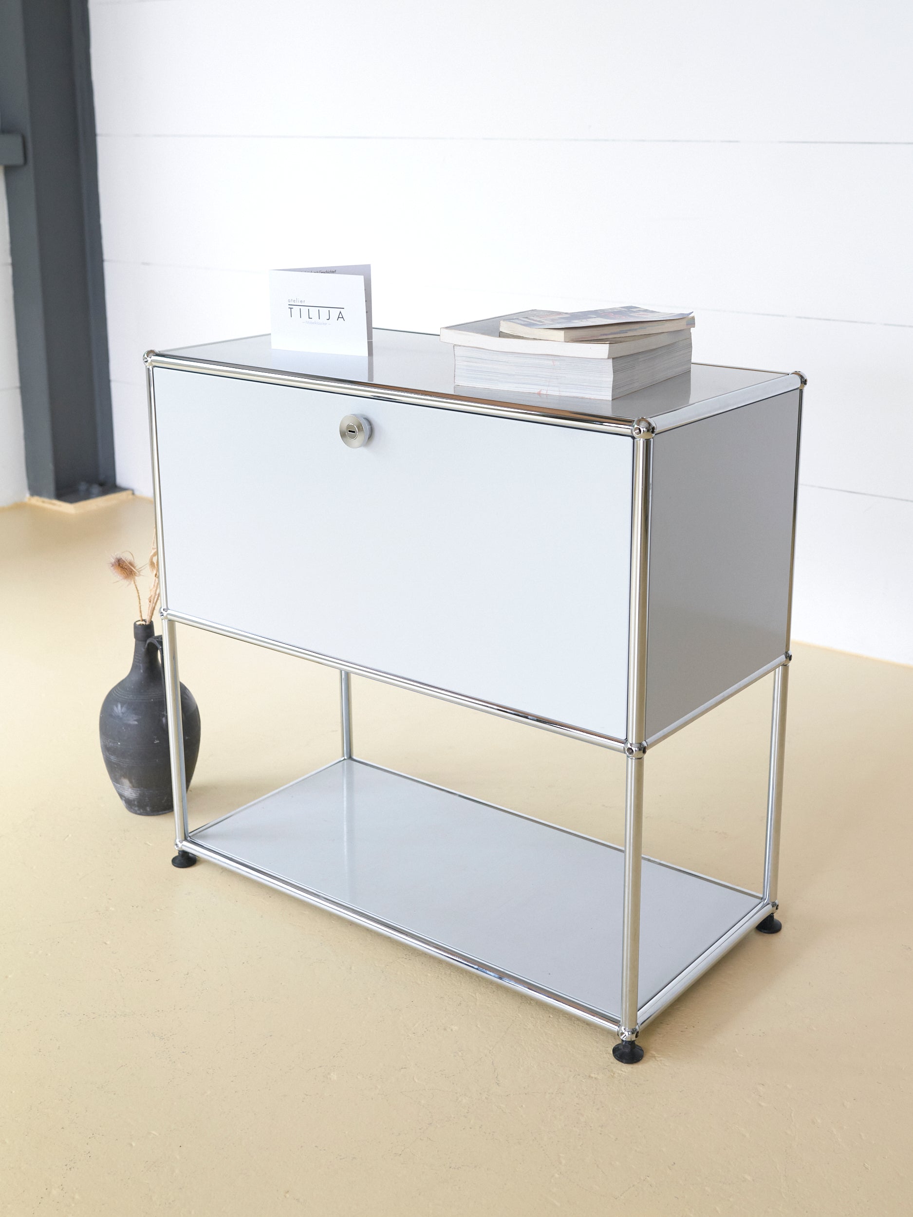 USM Sideboard in Lichtgrau