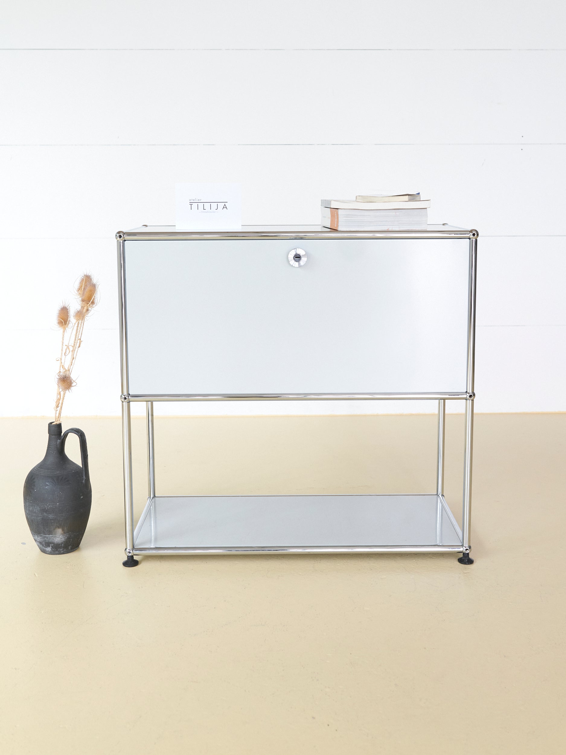 USM Sideboard in Lichtgrau