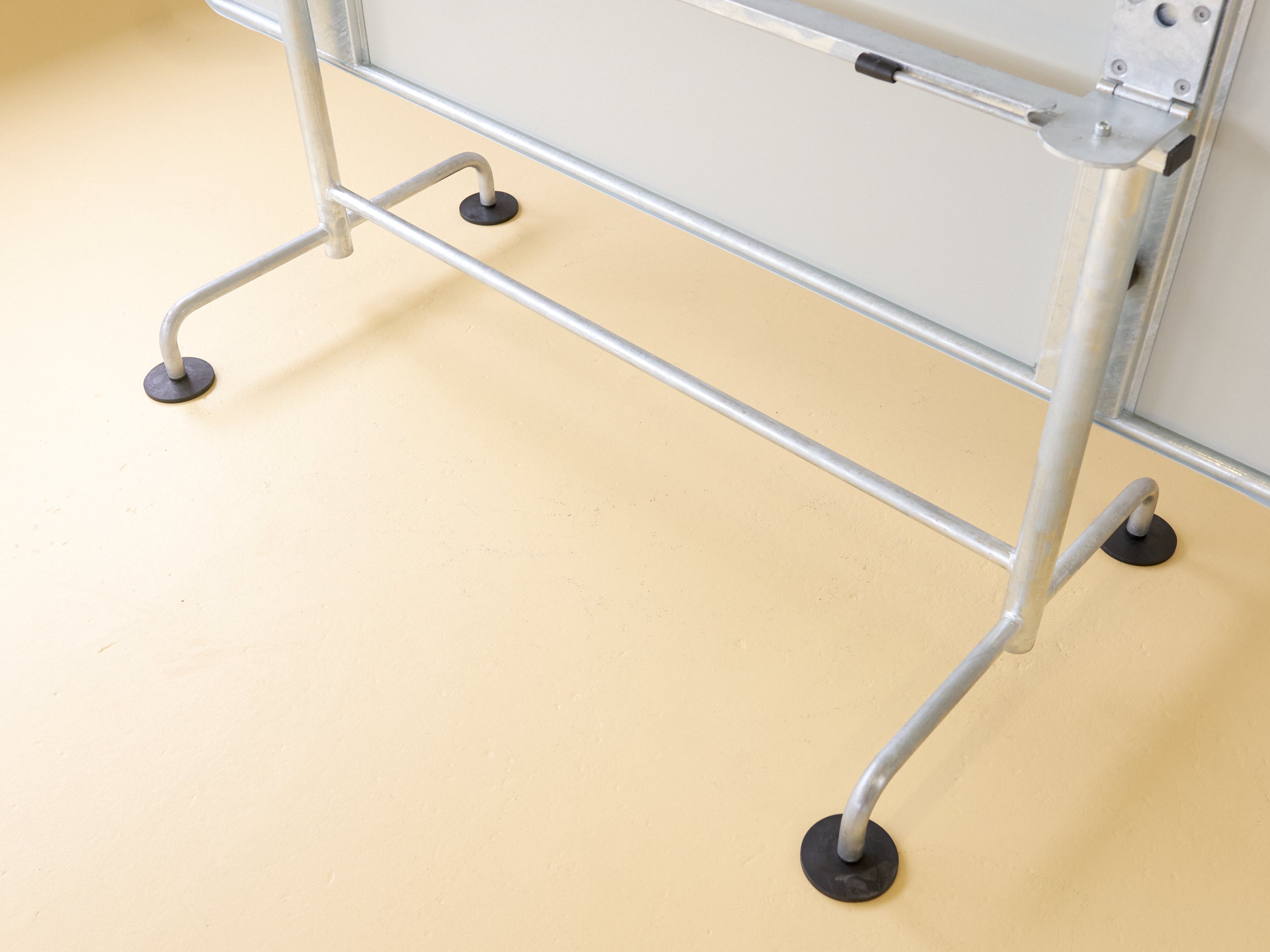 Klassischer atelier ALINEA Gartentisch Achatgrau