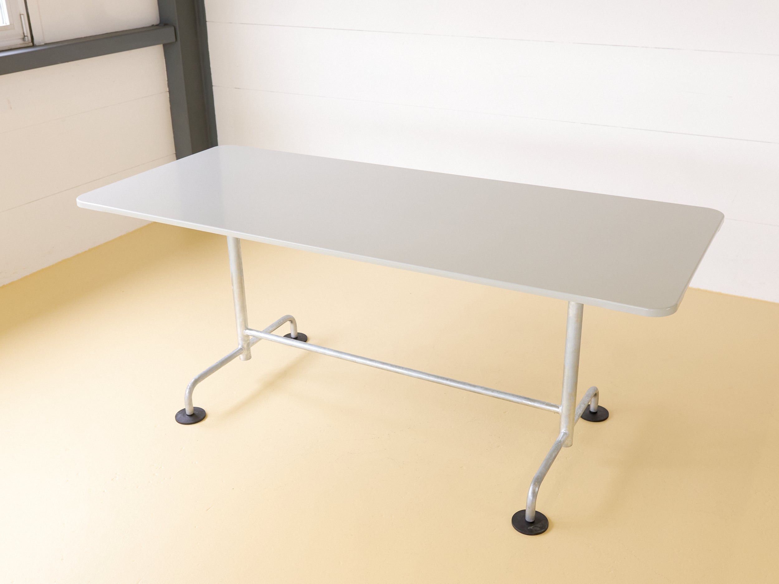 Klassischer atelier ALINEA Gartentisch Achatgrau