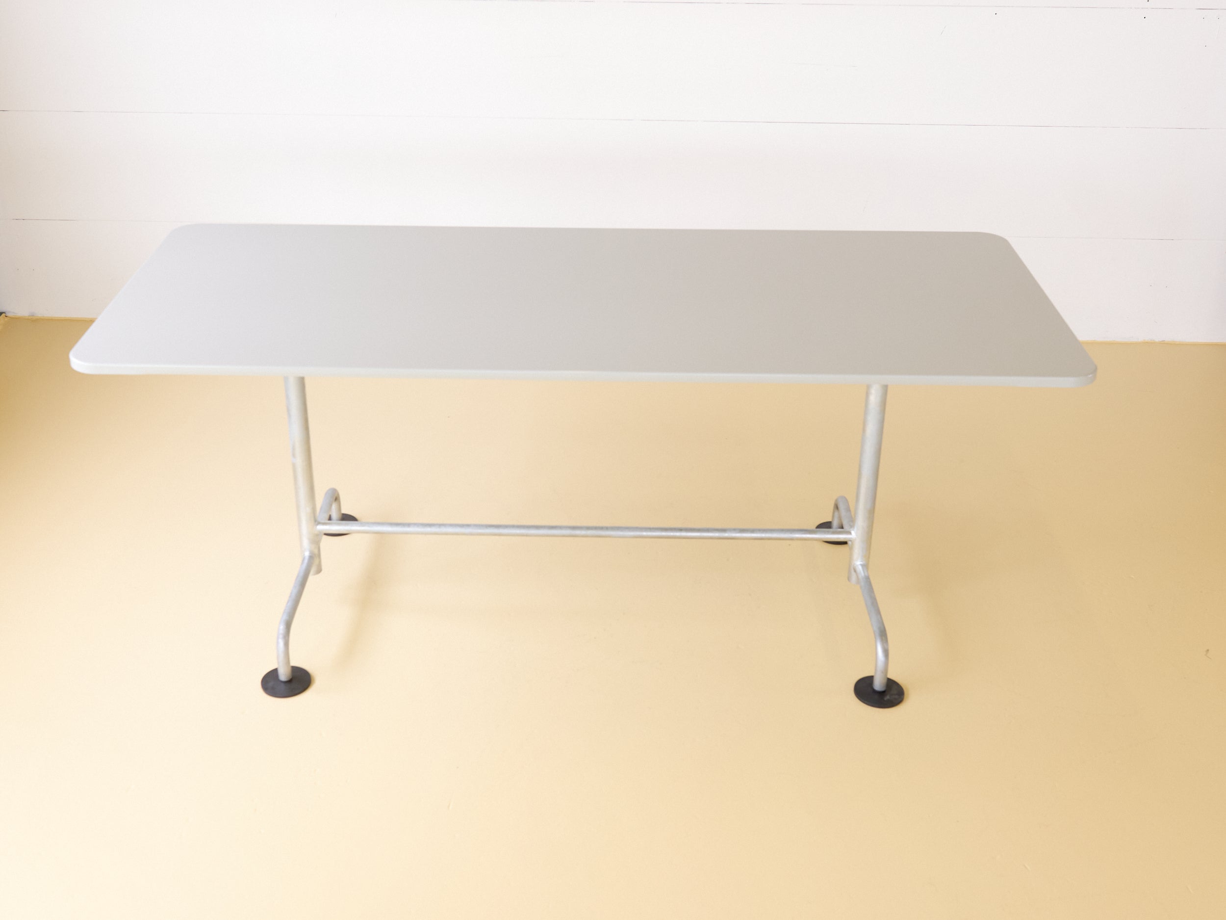 Klassischer atelier ALINEA Gartentisch Achatgrau