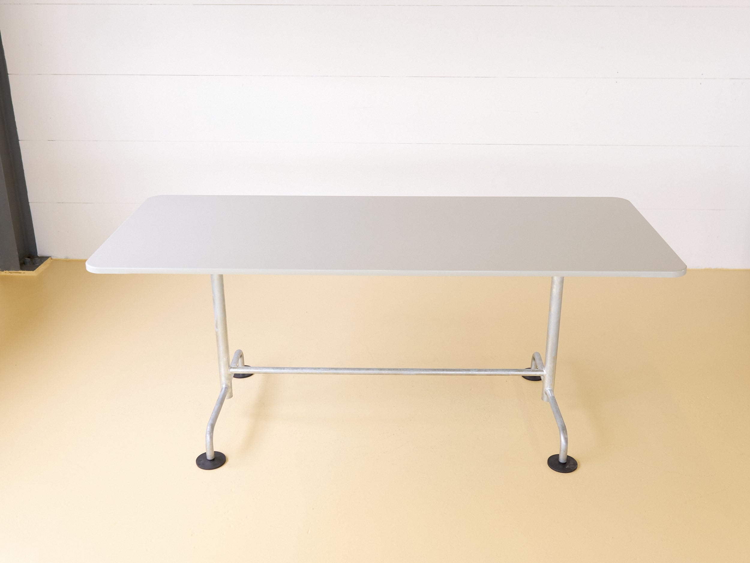 Klassischer atelier ALINEA Gartentisch Achatgrau