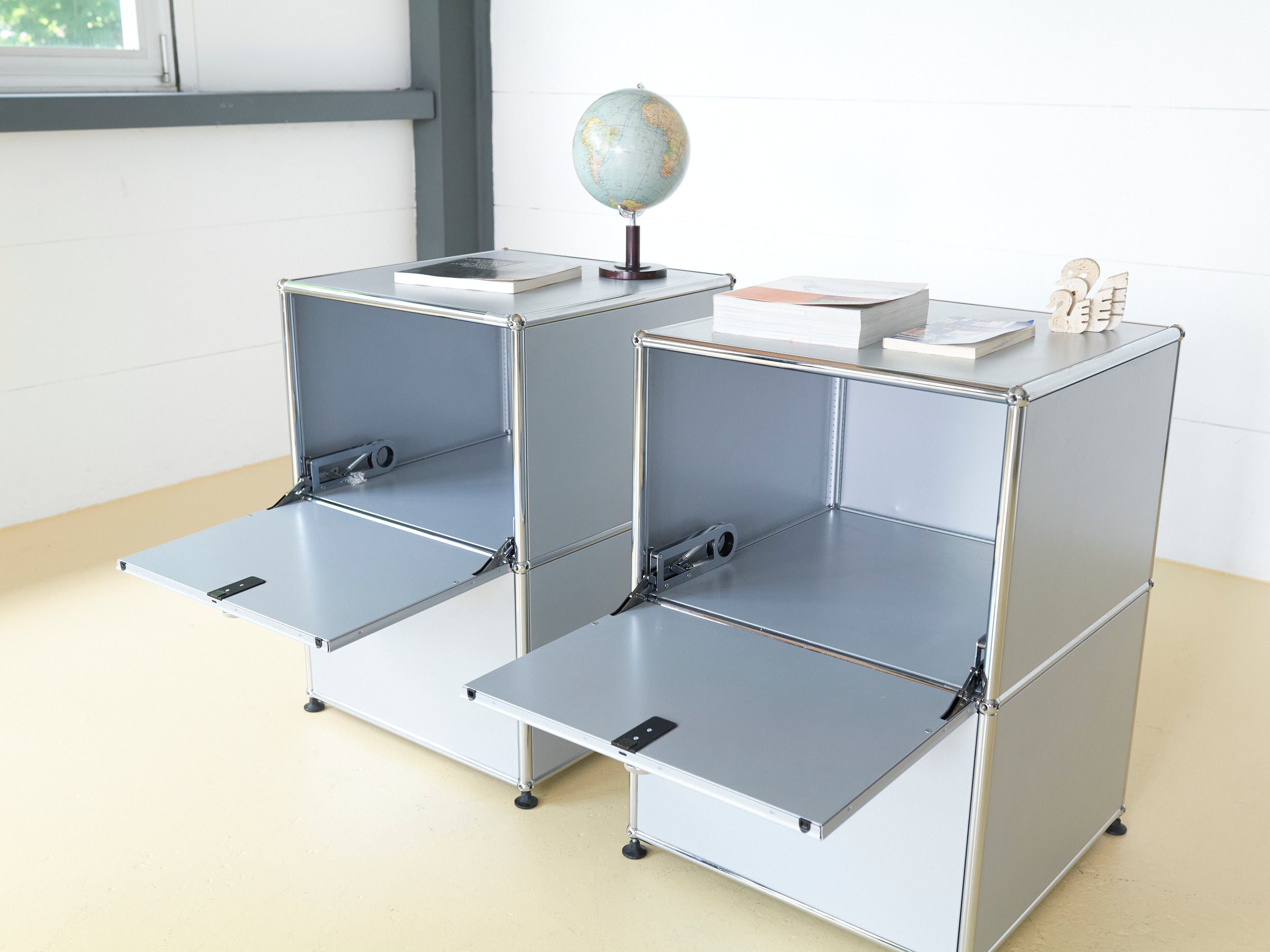 USM Möbel in Mattsilber, Sideboard