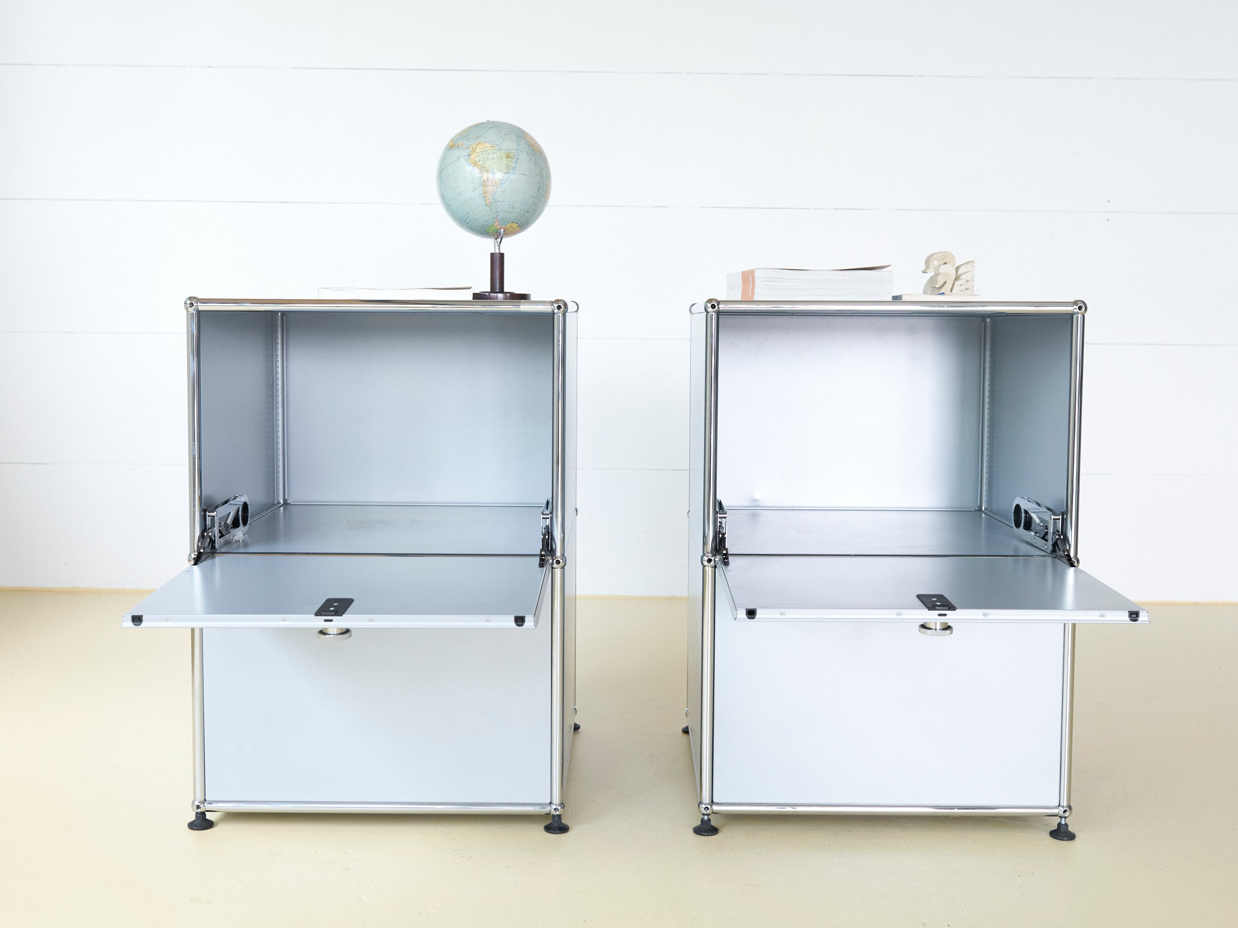 USM Möbel in Mattsilber, Sideboard