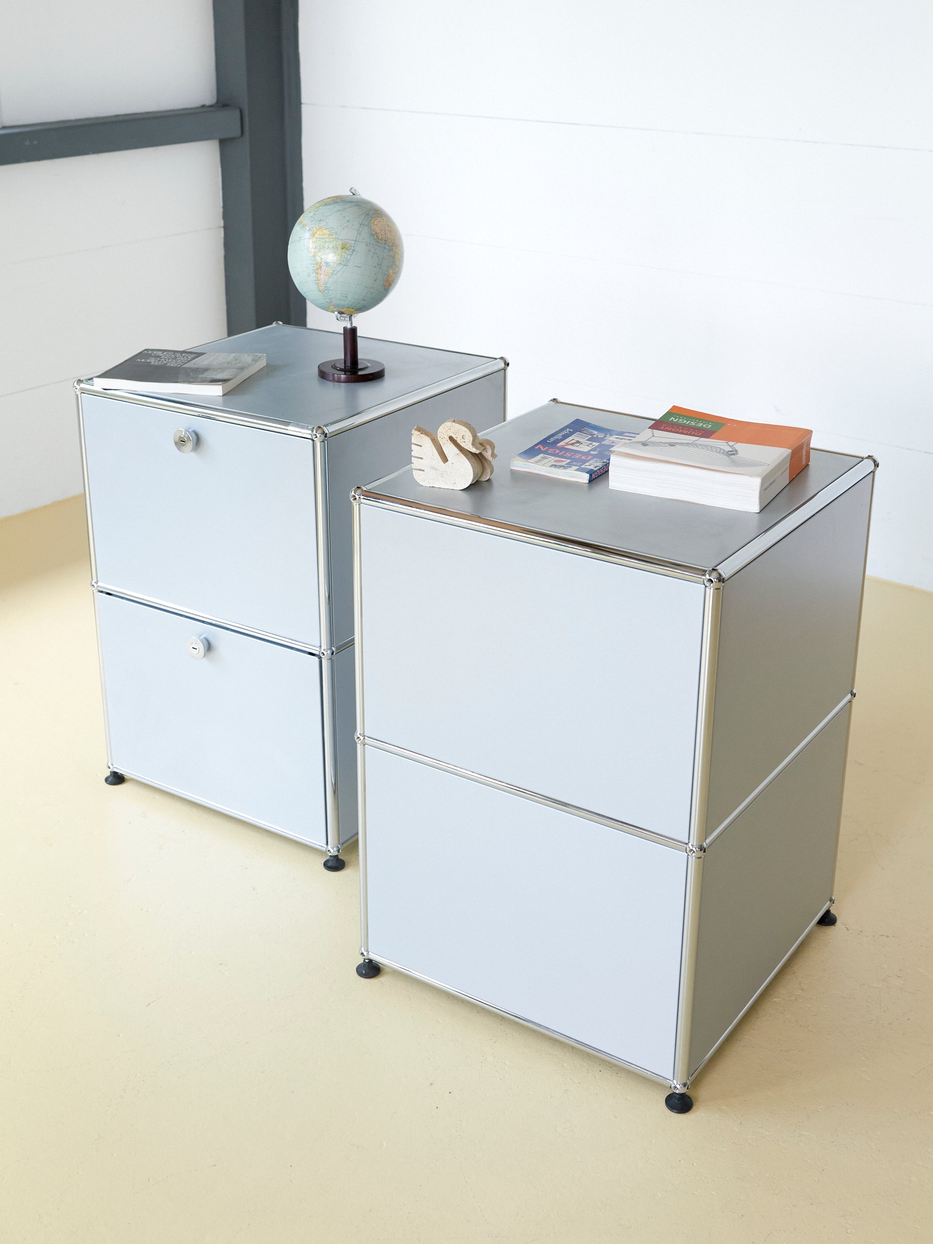 USM Möbel in Mattsilber, Sideboard