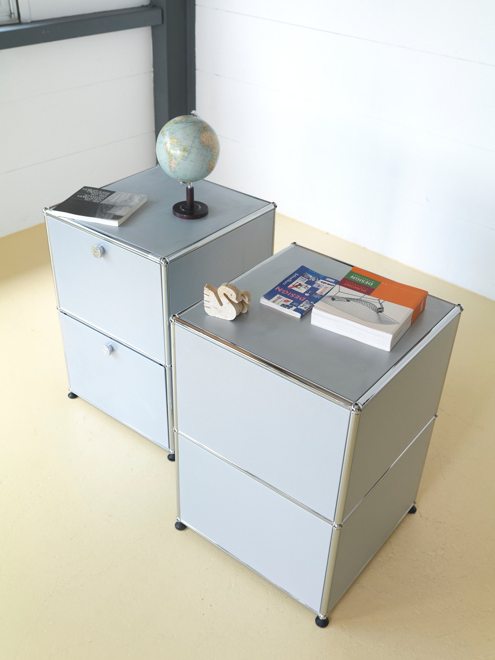 USM Möbel in Mattsilber, Sideboard