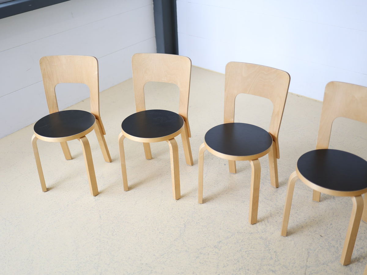 Foto 5: Artek Chair 65 Gruppe, 6 Stühle, finnisches Design Alvar Aalto 1935