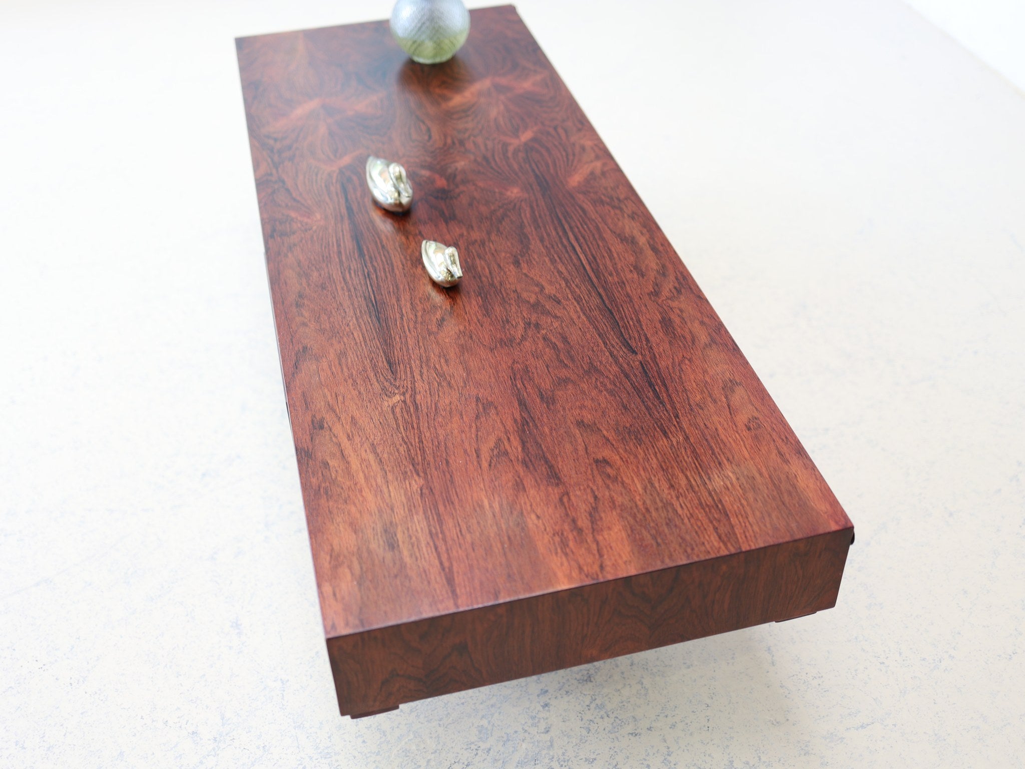 Italienischer Designcouchtisch Rosewood Gesamtansicht