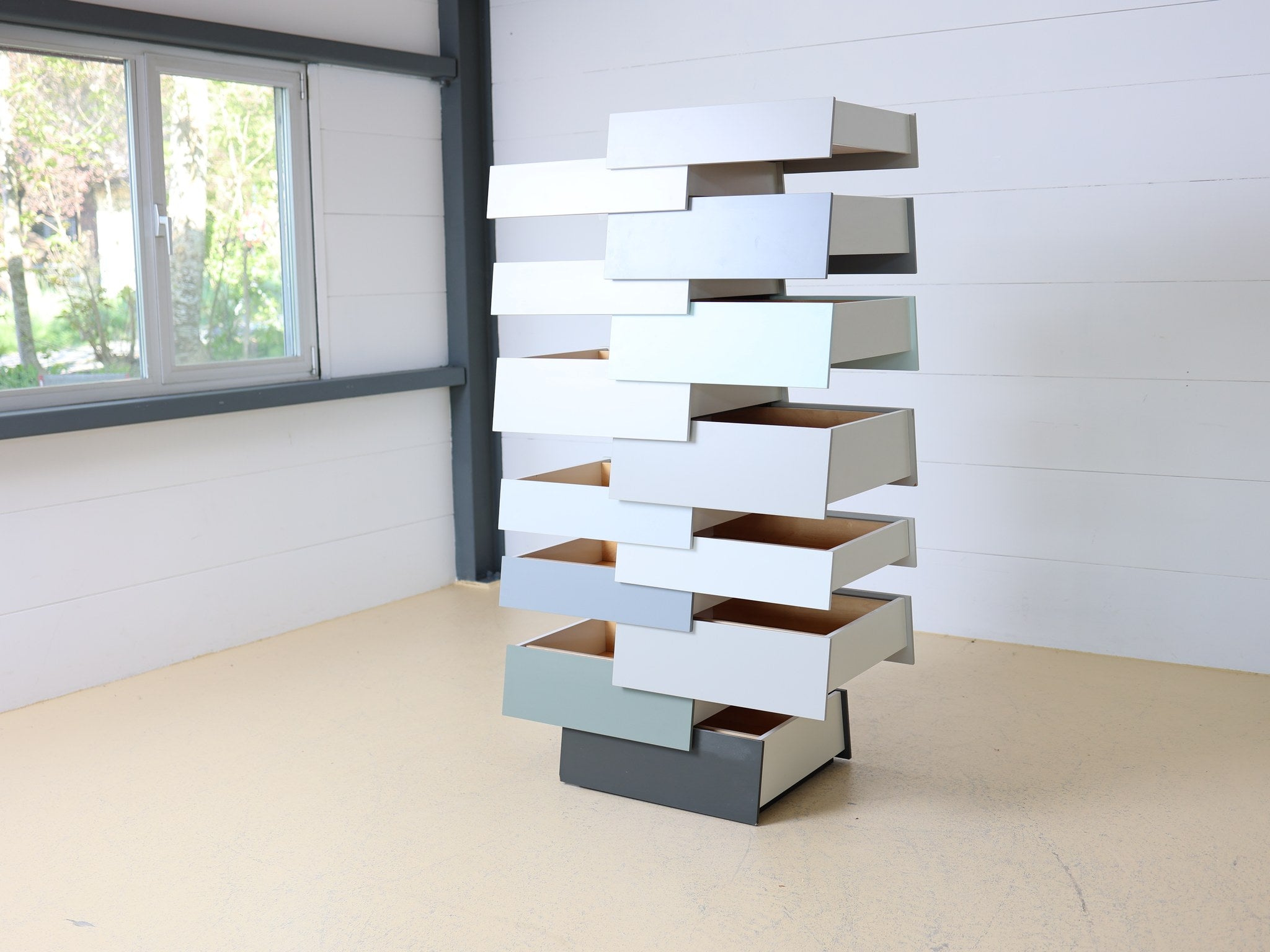 Established & Sons Stack Schubladenturm mehrfarbig von Raw Edges Frontansicht