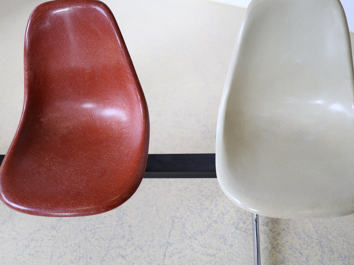 Eames Tandem Seating / La Fonda Base – 4-Sitzer Fiberglass Shell Chair Bench Foto 7