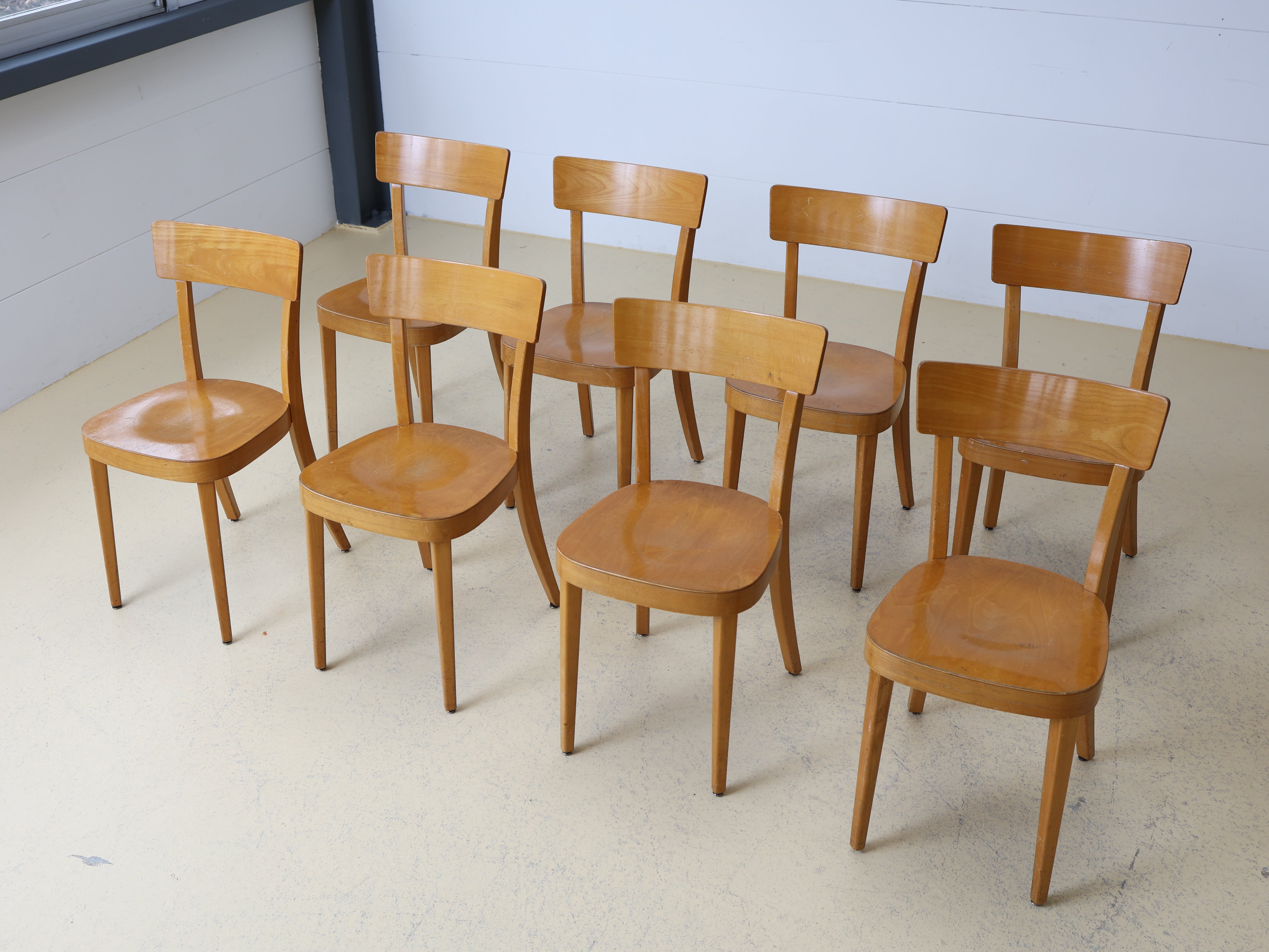 Klassischer Beizenstuhl | Schweizer Wirtshausstuhl | Vintage Massivholz-Klassiker | Ähnlich Horgen Glarus oder Klingnau