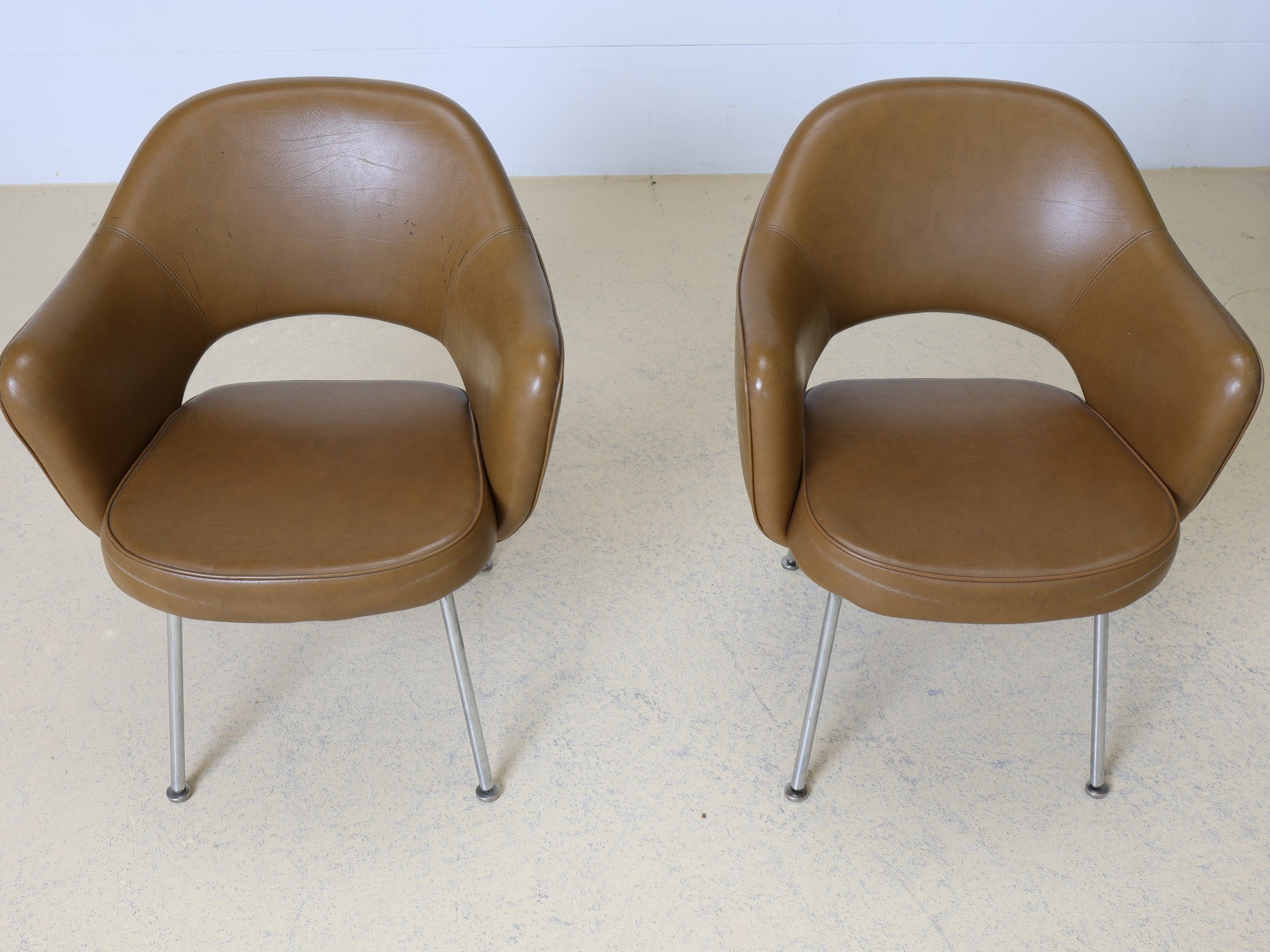 Detailansicht Cognac-Leder Polsterung Knoll Saarinen Stuhl