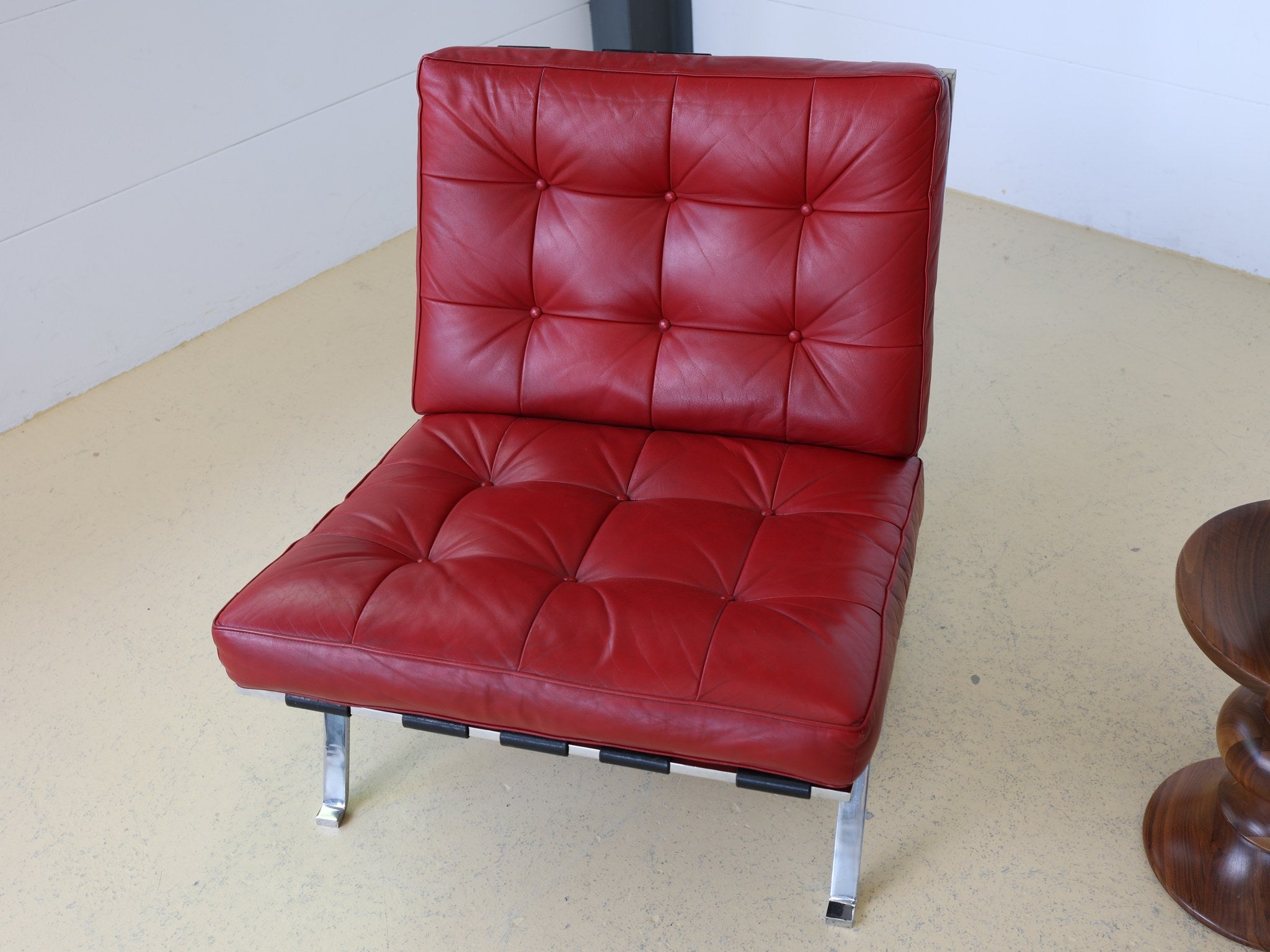 Zwei Knoll Tugendhat Chairs als Set in rotem Leder Bauhaus-Design