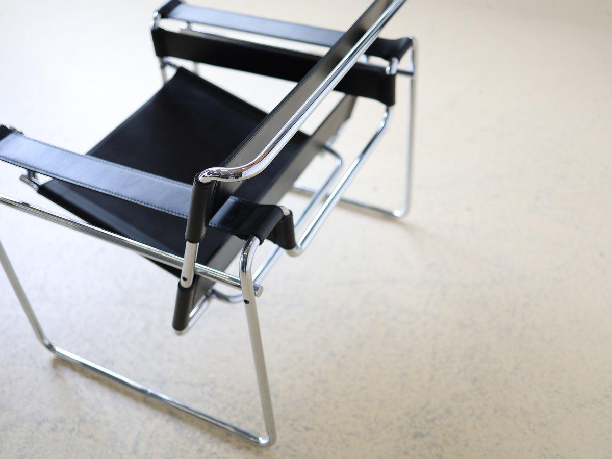 Detailansicht Knotenpunkt Hex-Bolzen – Wassily Chair B3 Knoll, verchromtes Rundrohr