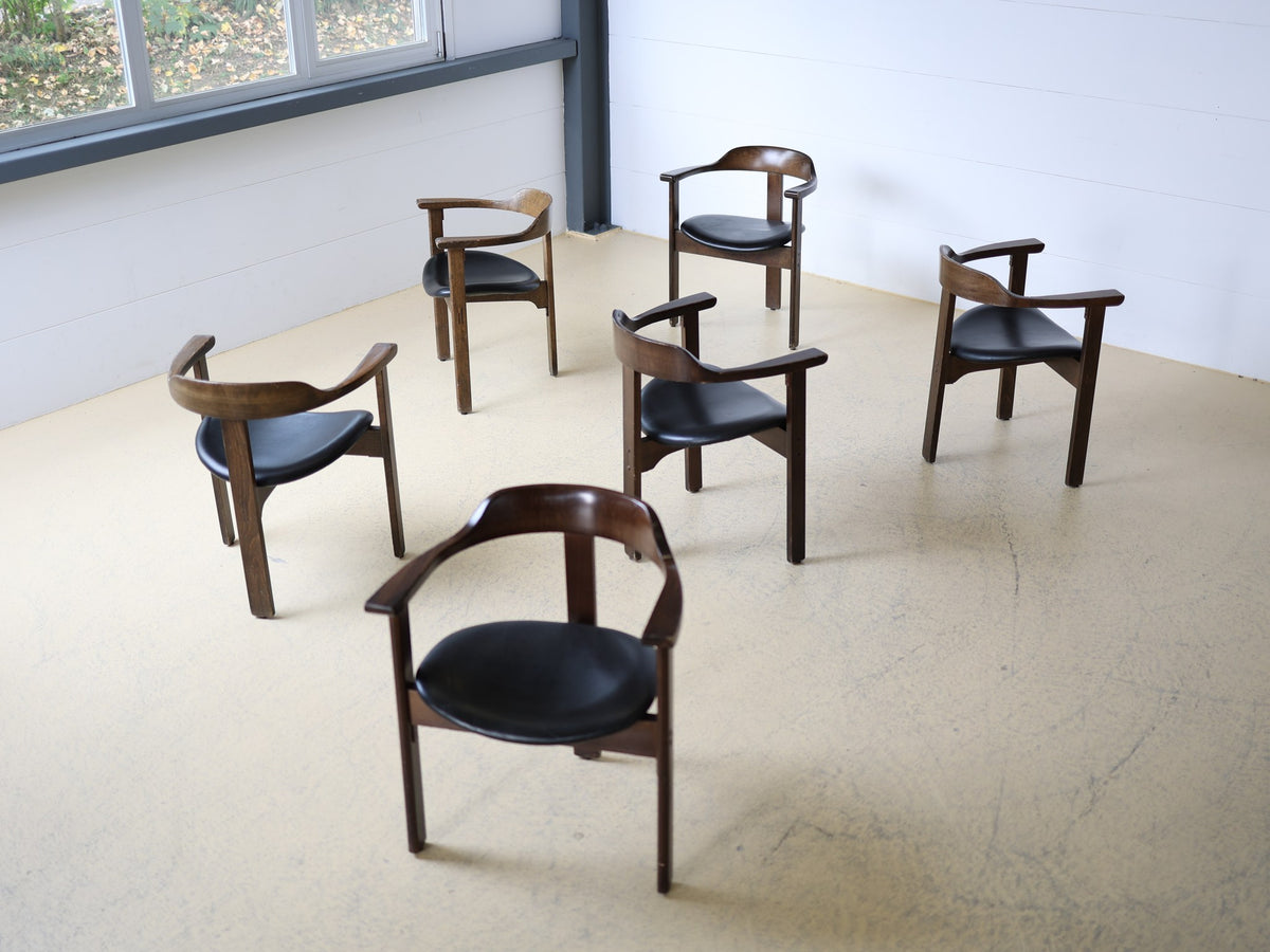 Pamplona Armlehnstühle Augusto Savini Pozzi 6er-Set, dunkel gebeiztes Holz, schwarze Polsterung, 1960er Jahre