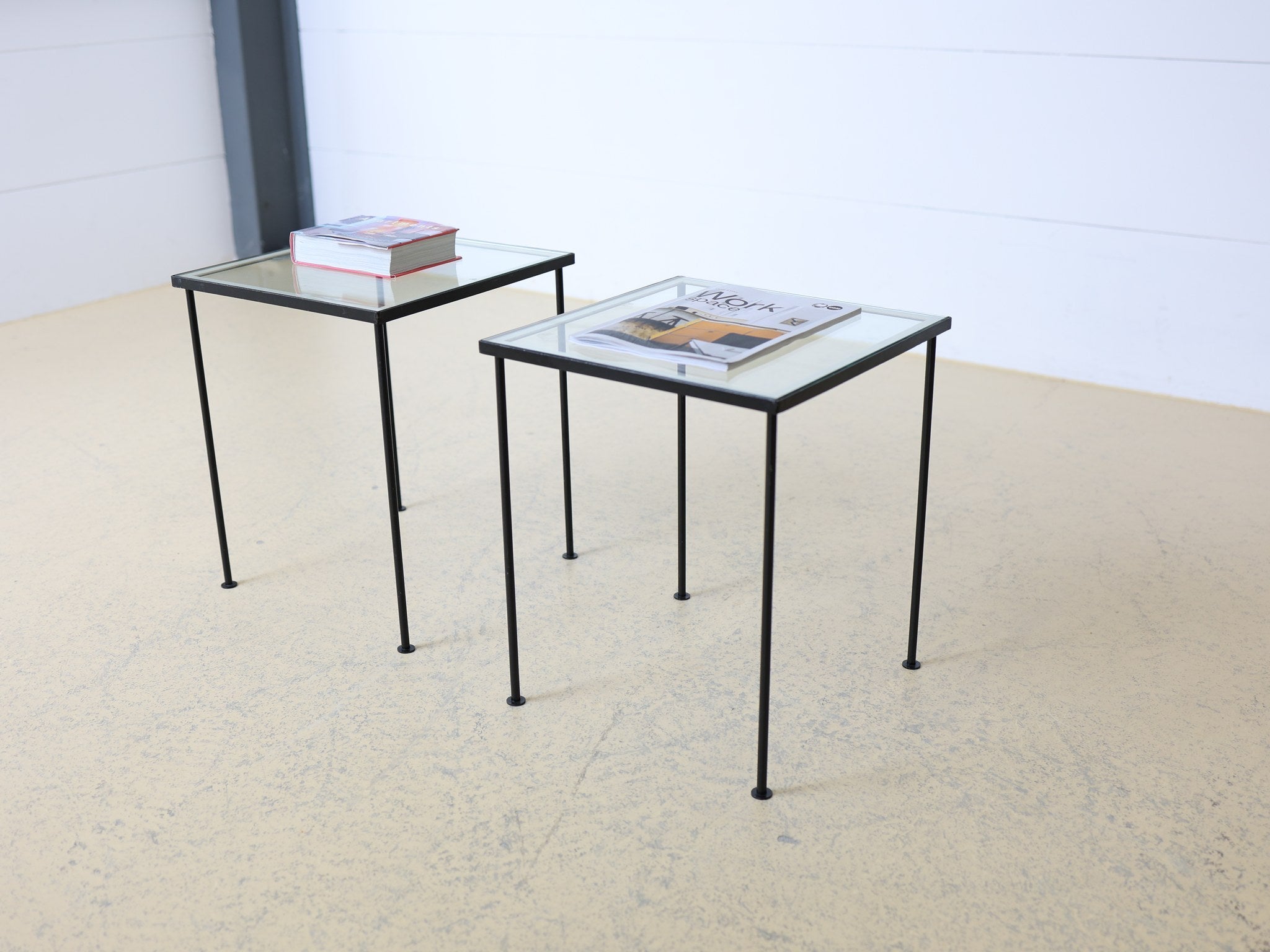 Beistelltisch-Set von oben mit Blick auf die eingelegten Glasplatten