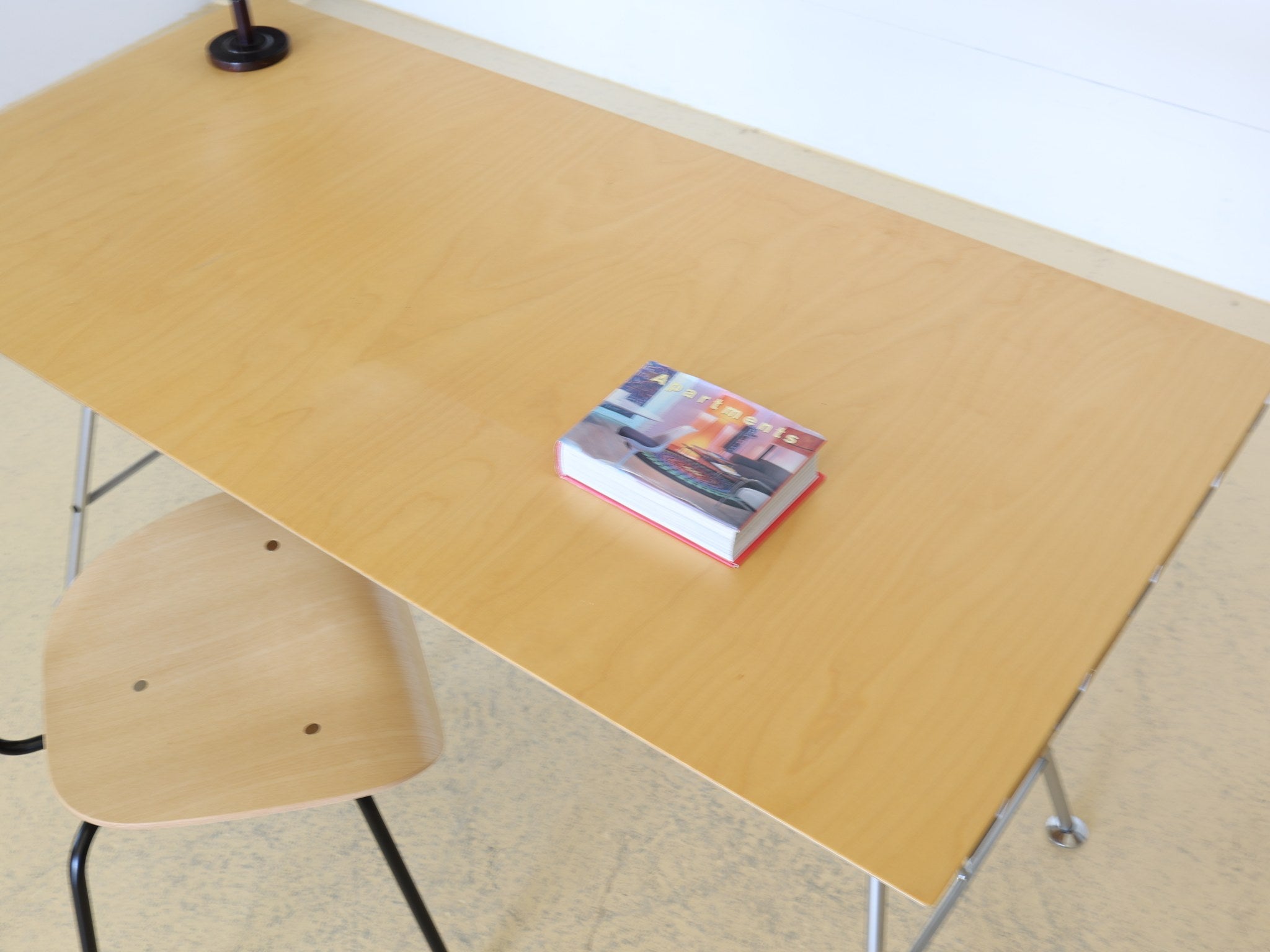 Unistandard Schreibtisch von Ueli Biesenkamp klein
