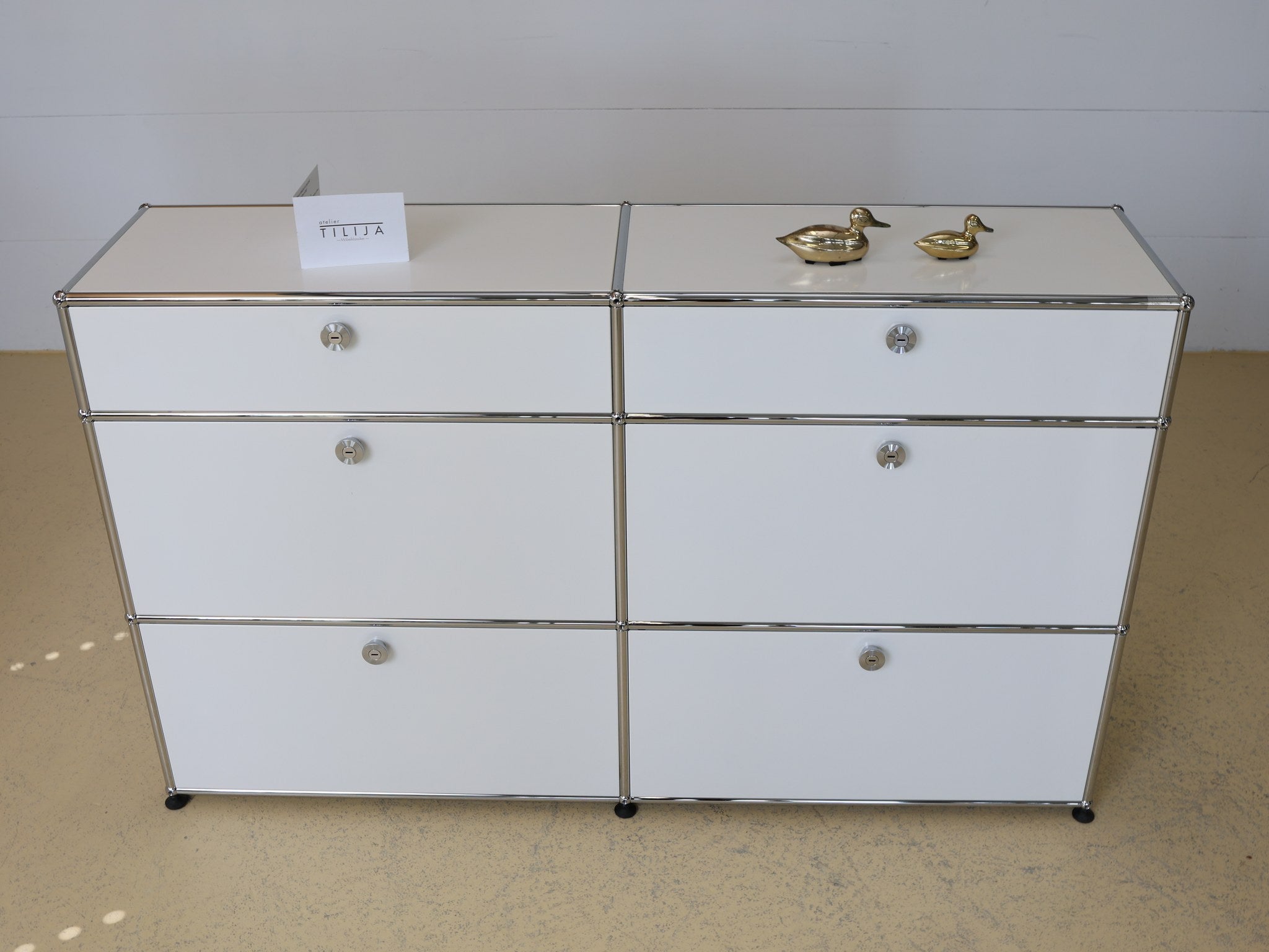 USM Haller Sideboard 2x3 Konfiguration in Reinweiss seitliche Ansicht