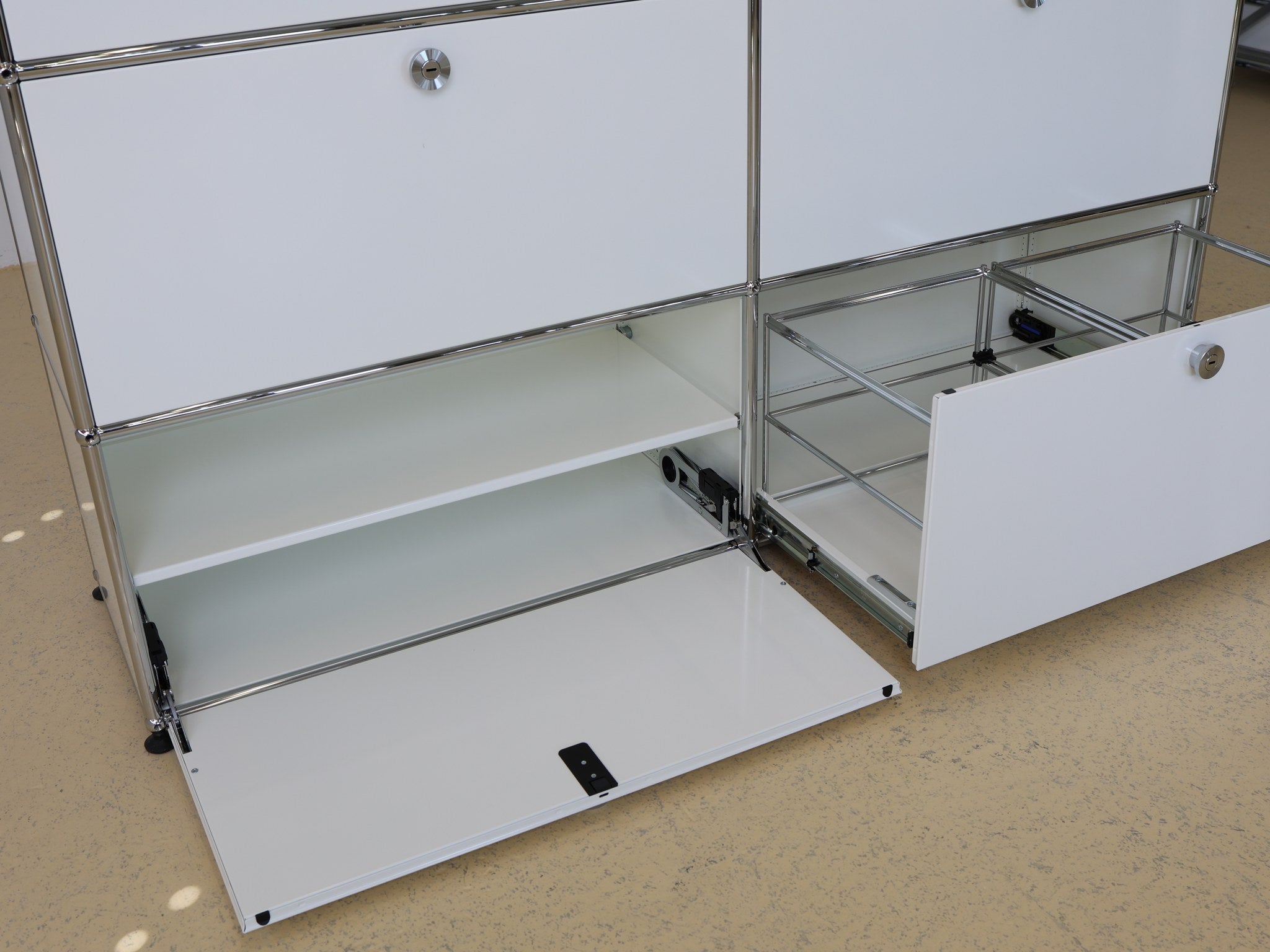 USM Haller Sideboard Occasion Gesamtansicht im Raum