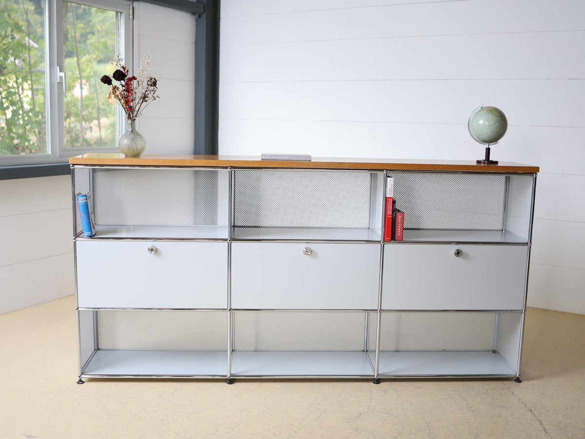 USM Haller Sideboard Lichtgrau 3×3 mit Klappfronten und Holzdeckplatte Eiche, Occasion, atelier TILIJA