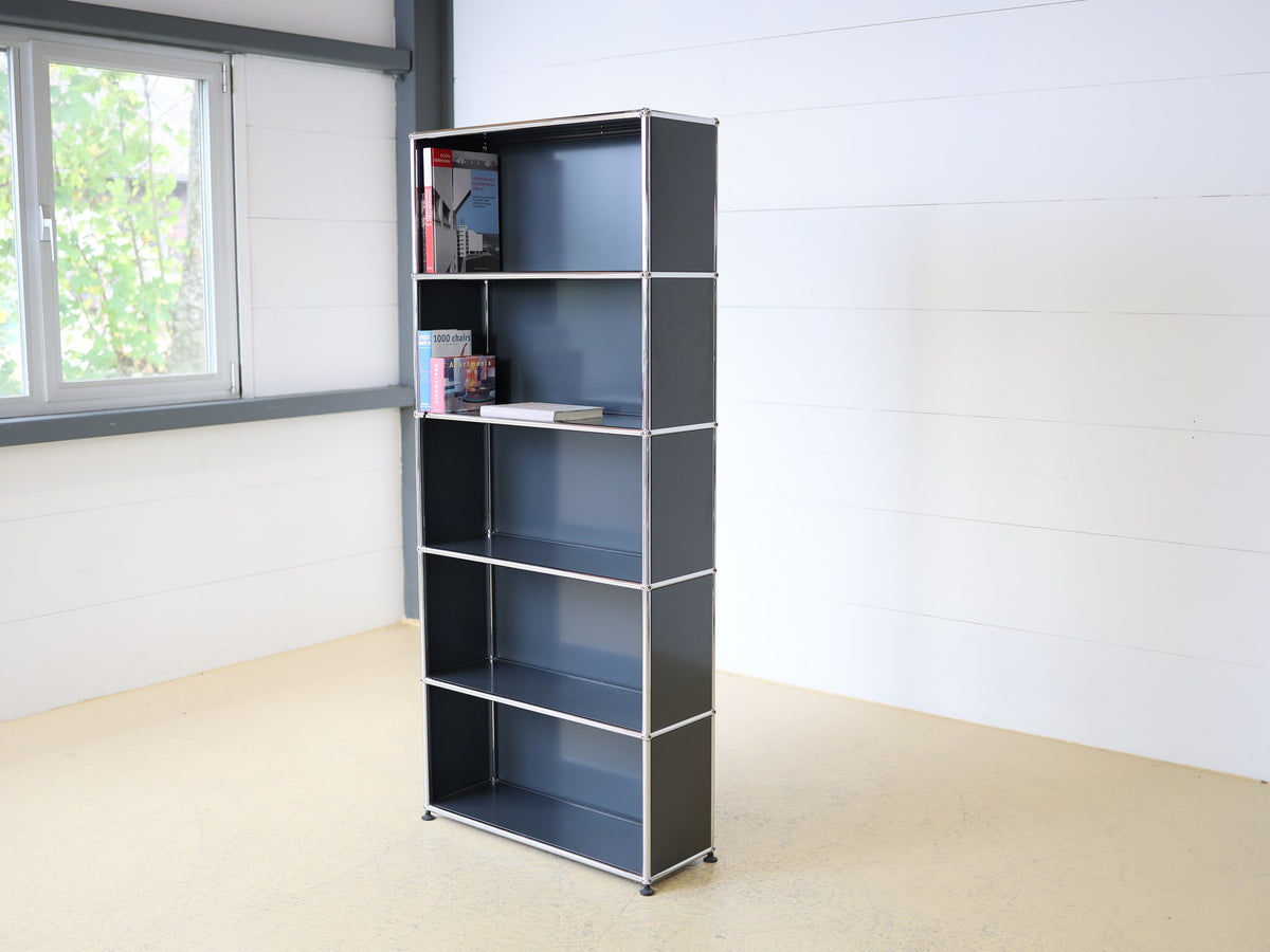 Detailaufnahme USM Haller Kugelknoten verchromt – charakteristisches Merkmal des Modularsystems