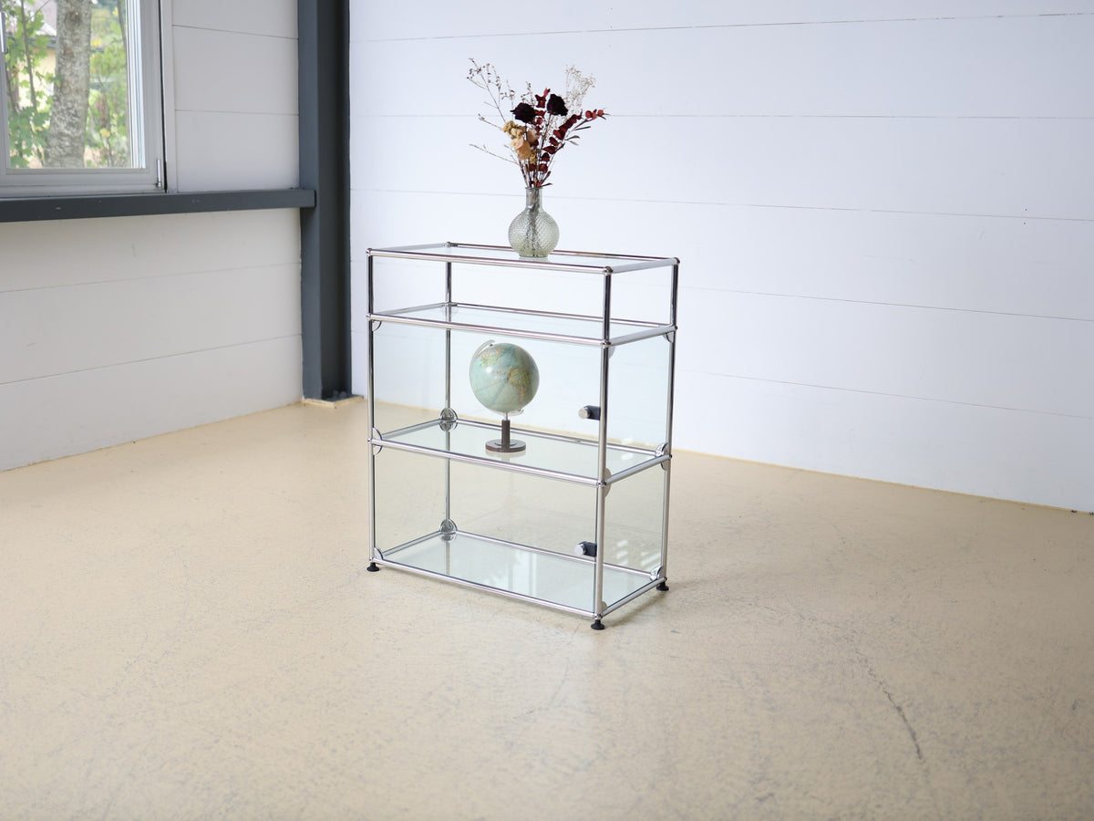Detailansicht USM Haller Kugelverbinder verchromt – charakteristisches Ball-Joint-System