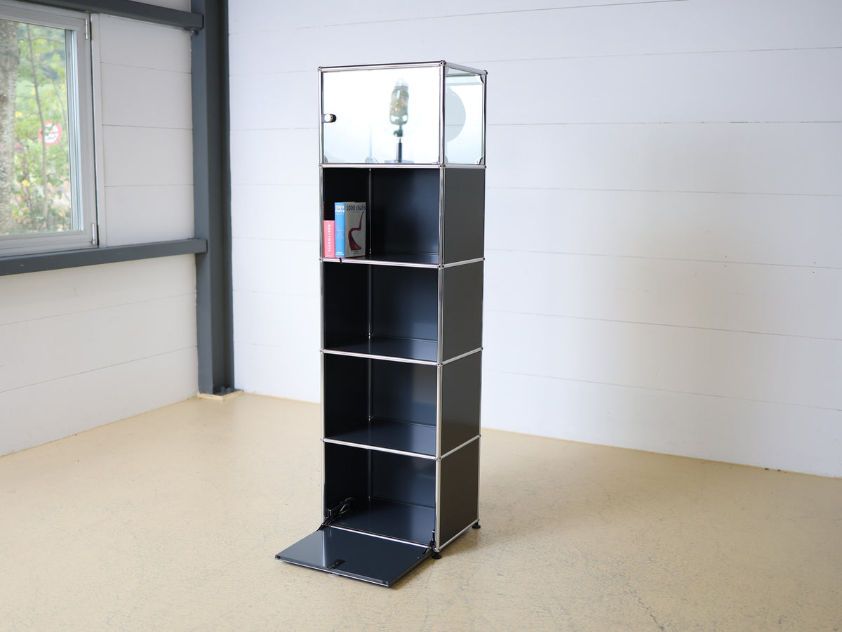 USM Haller Vitrinenschrank 1x5 mit Glaskubus, 3 offenen Fächern und 1 Klapptür-Fach Foto 8