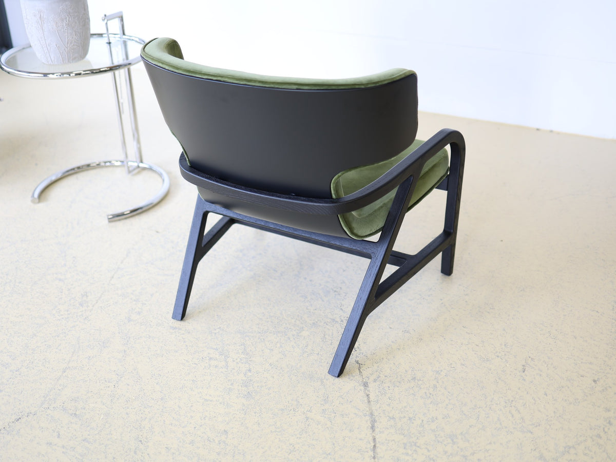 Lounge-Sessel mit geschwungener Wingback-Rückenlehne, schwarz lackiertes Holzgestell, grüner Samtbezug, 2er-Set Foto 12