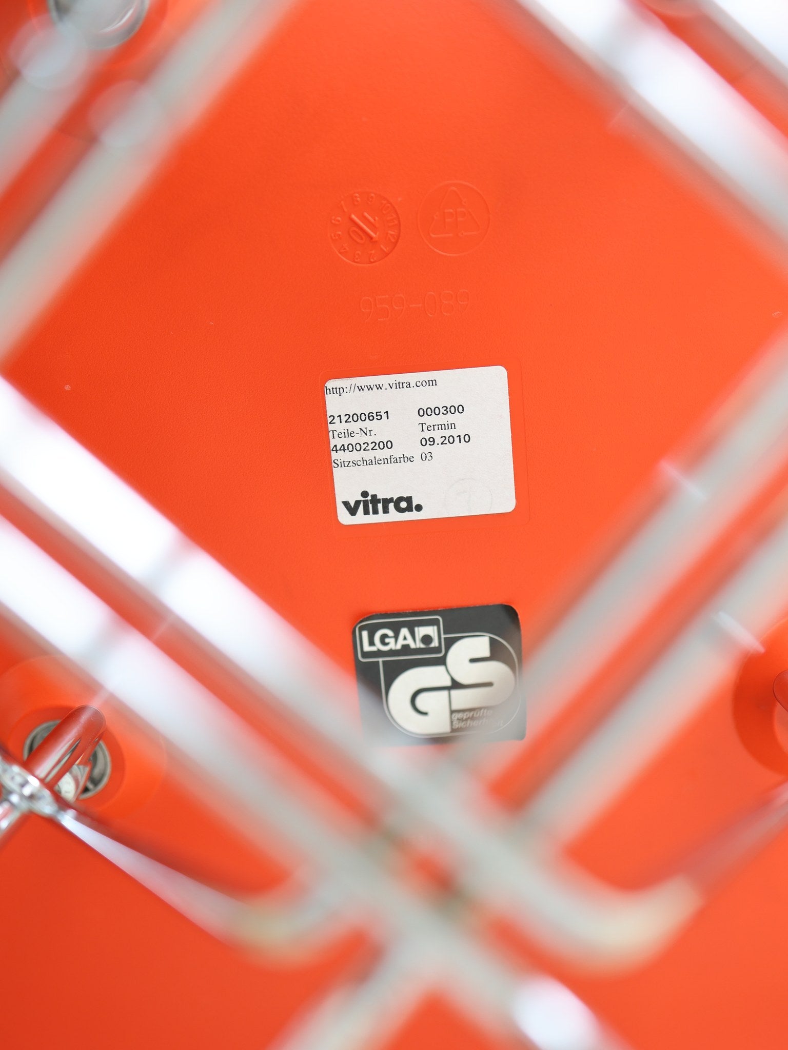 Vitra Eames DSR Stühle Rückansicht mit charakteristischem Wire Base Gestell
