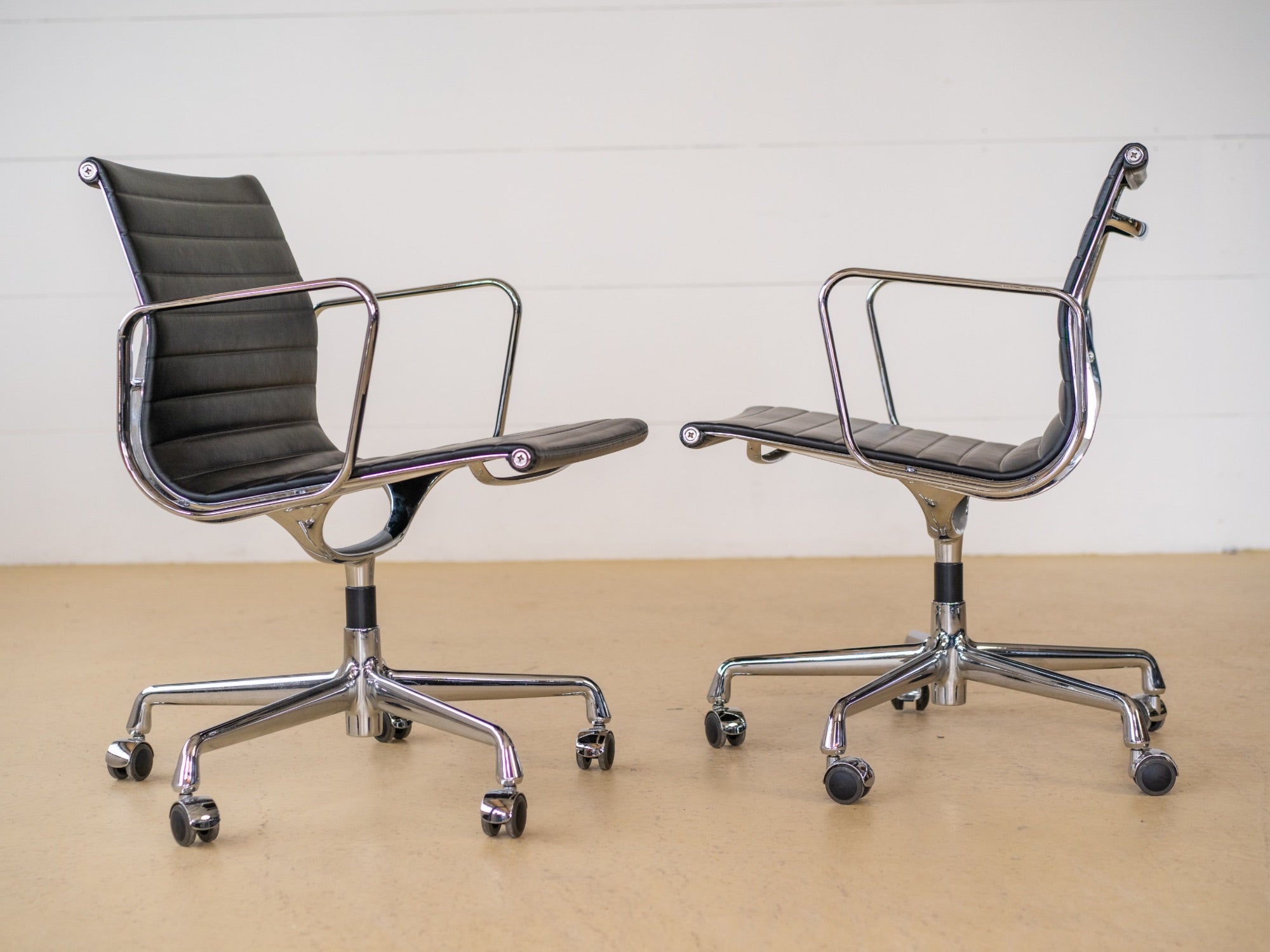 Bürostühle von Charles & Ray Eames, Vitra EA 108