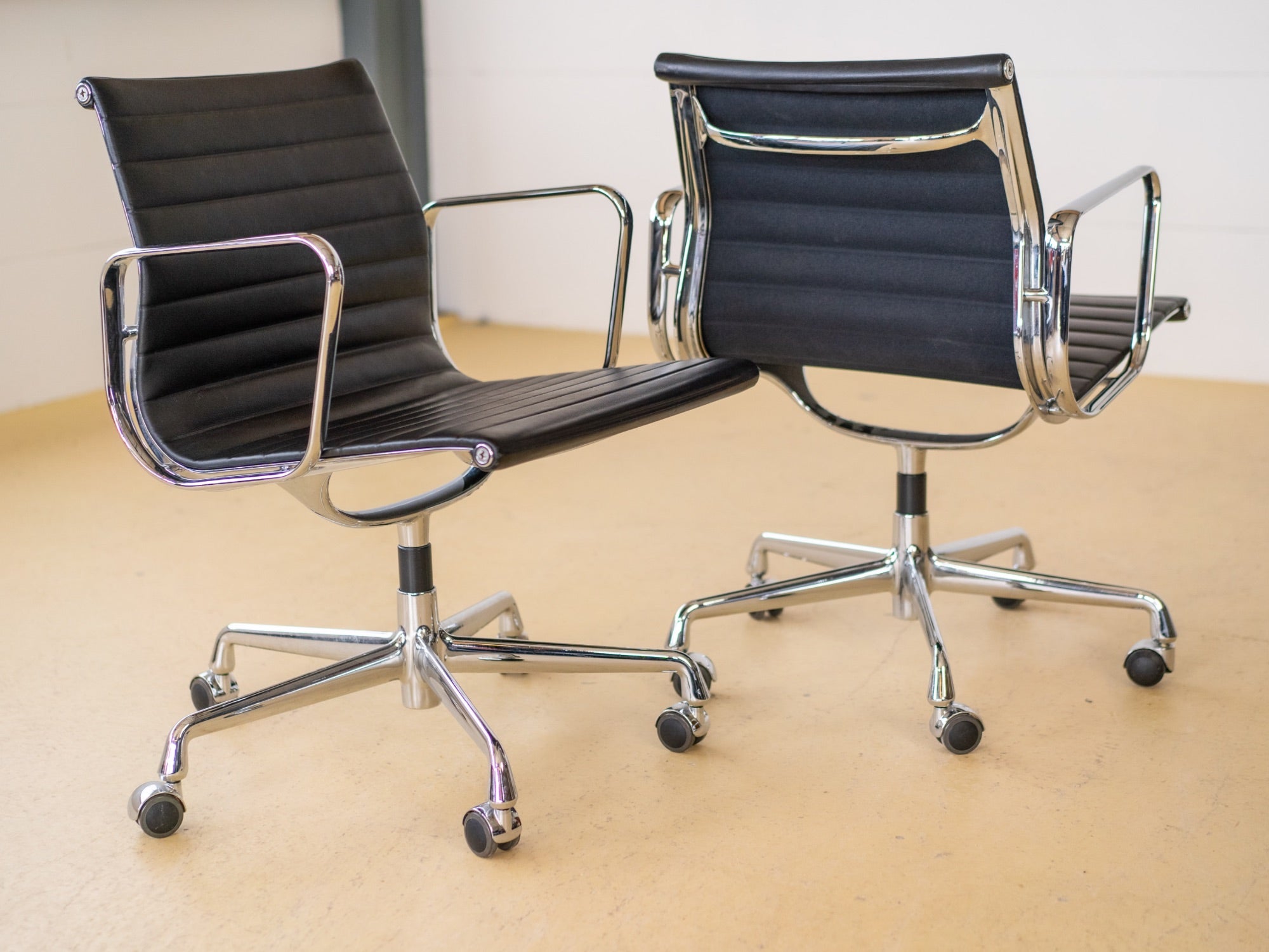 Bürostühle von Charles & Ray Eames, Vitra EA 108