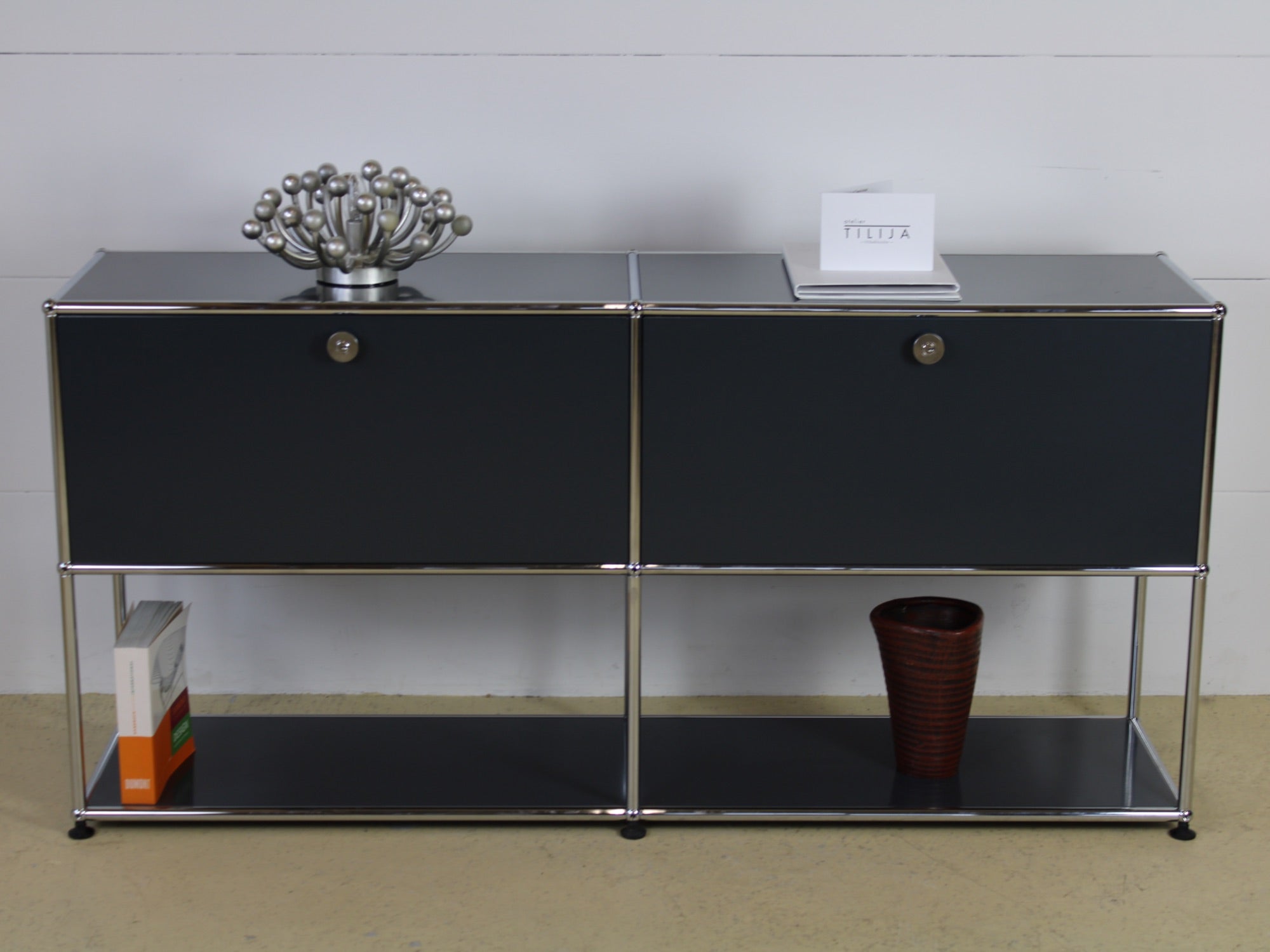 USM Sideboard Anthrazitgrau