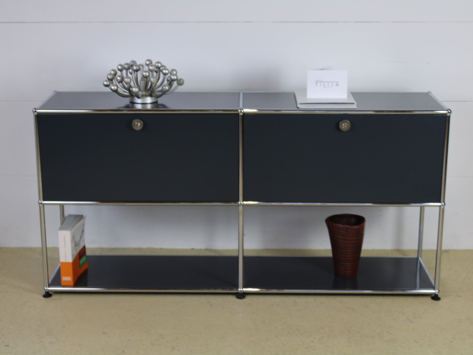 USM Sideboard Anthrazitgrau
