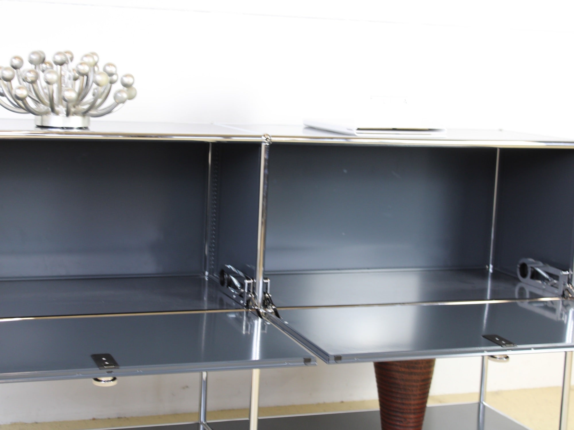 USM Sideboard Anthrazitgrau