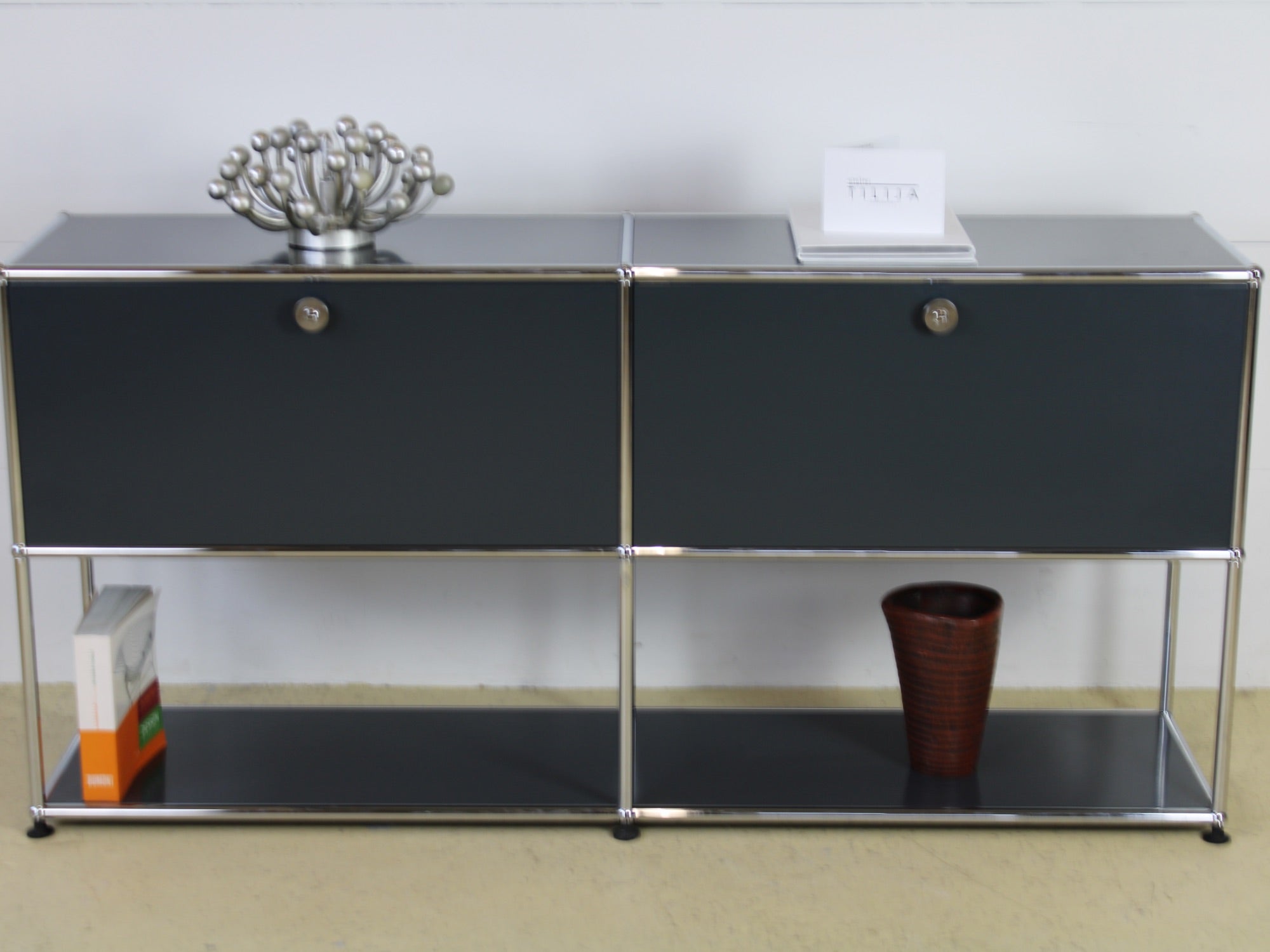 USM Sideboard Anthrazitgrau
