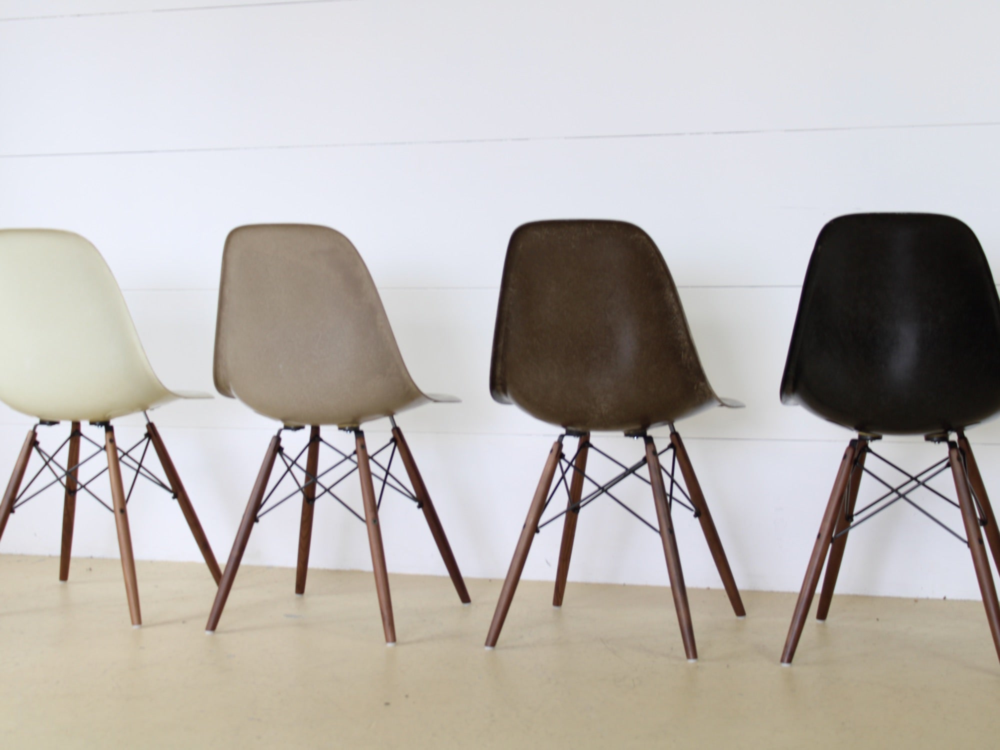 VINTAGE: Ray & Charles Eames Fiberglas Stühle von Hermann Miller