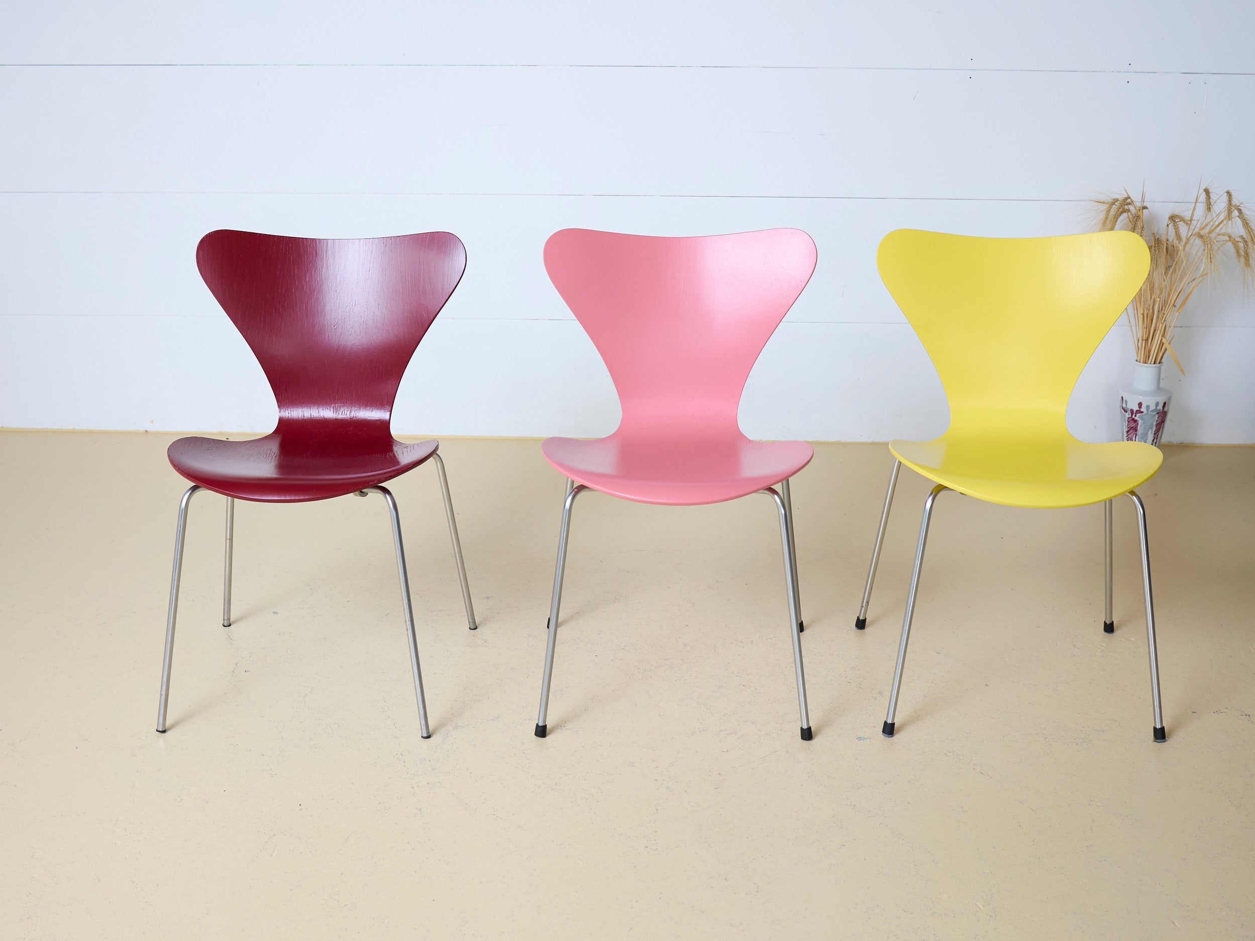 Restaurierte Arne Jacobsen Stühle von Fritz Hansen