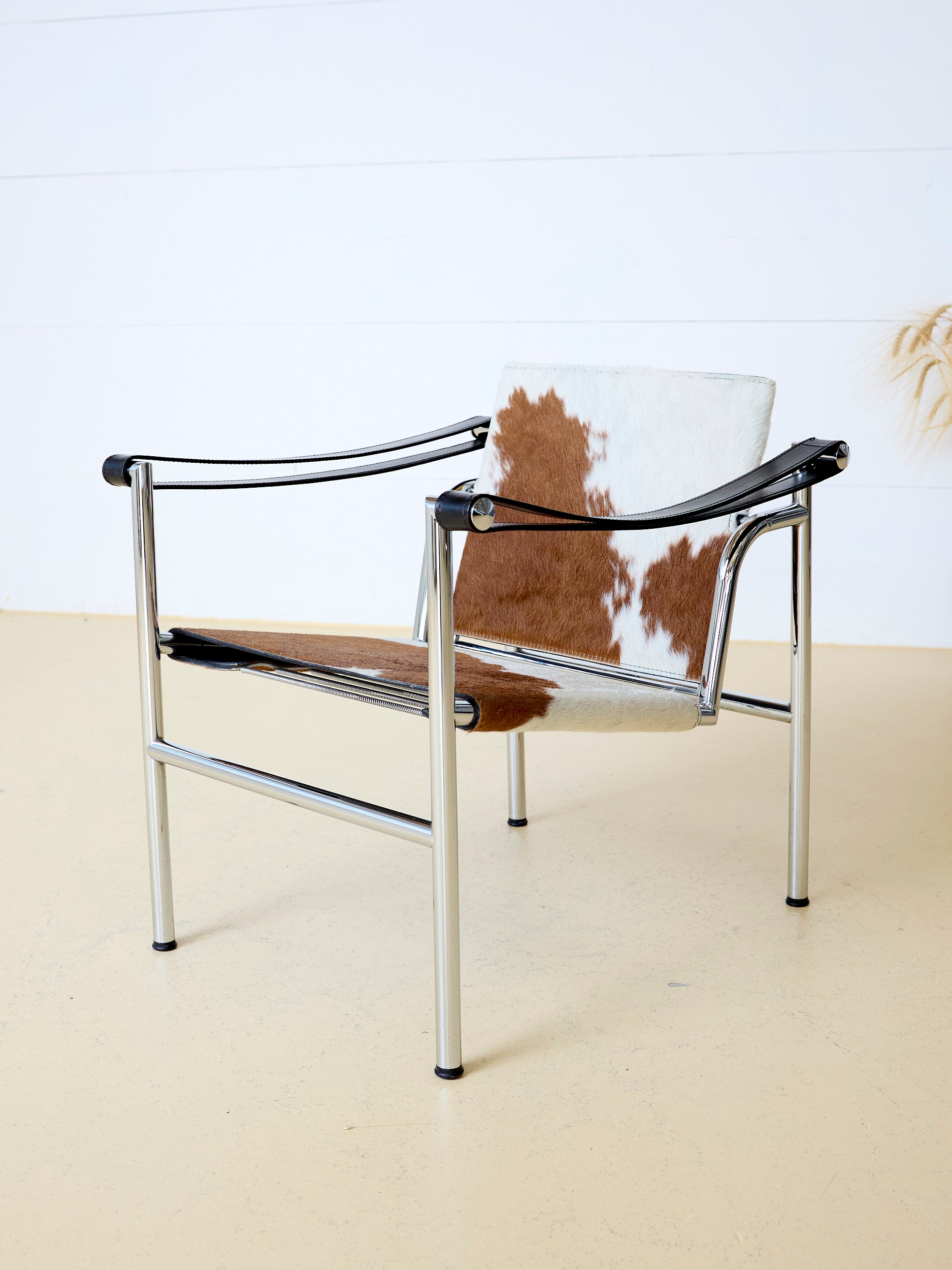 LC1 Sessel mit Fell von Corbusier, Cassina