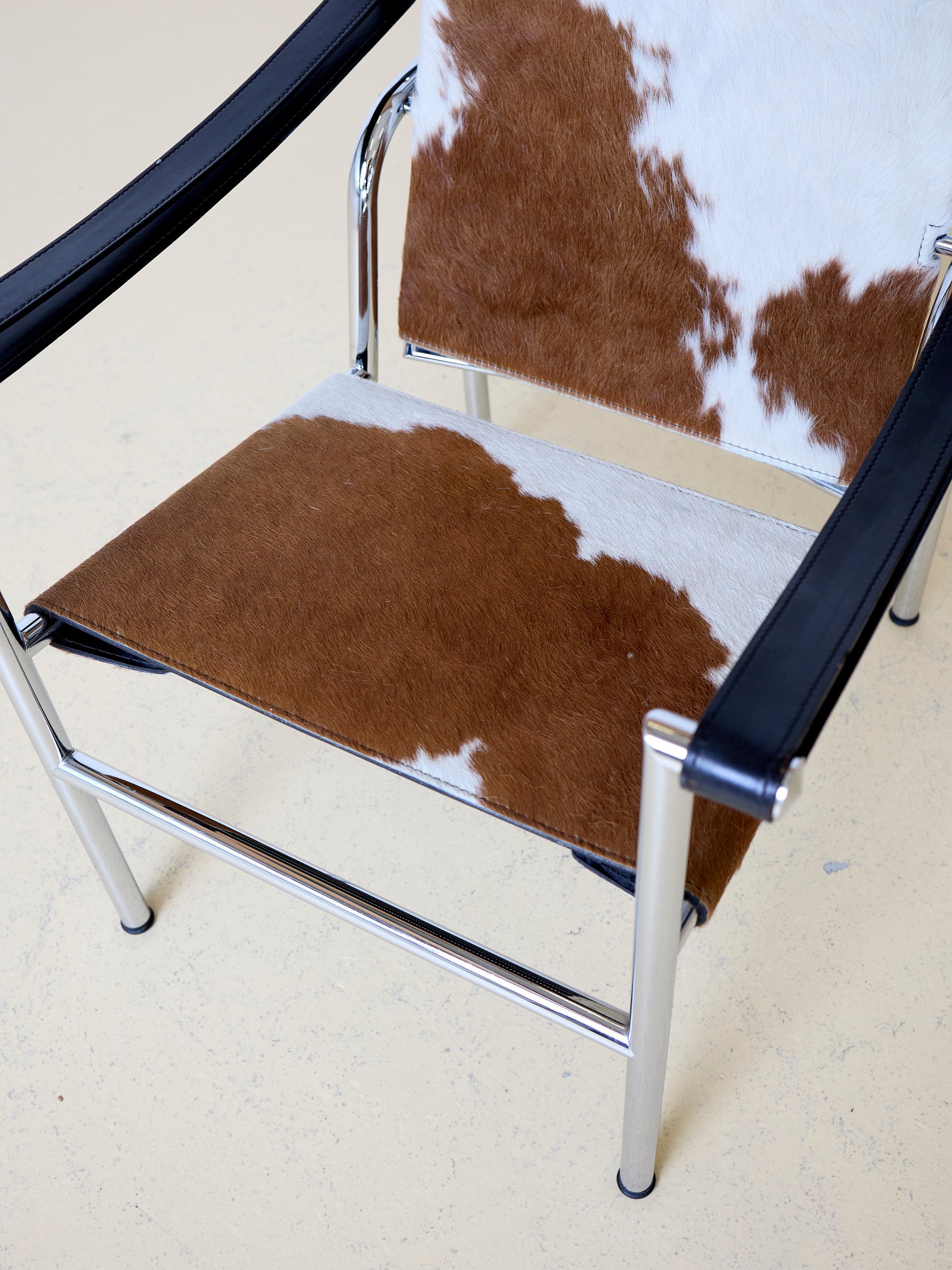 LC1 Sessel mit Fell von Corbusier, Cassina