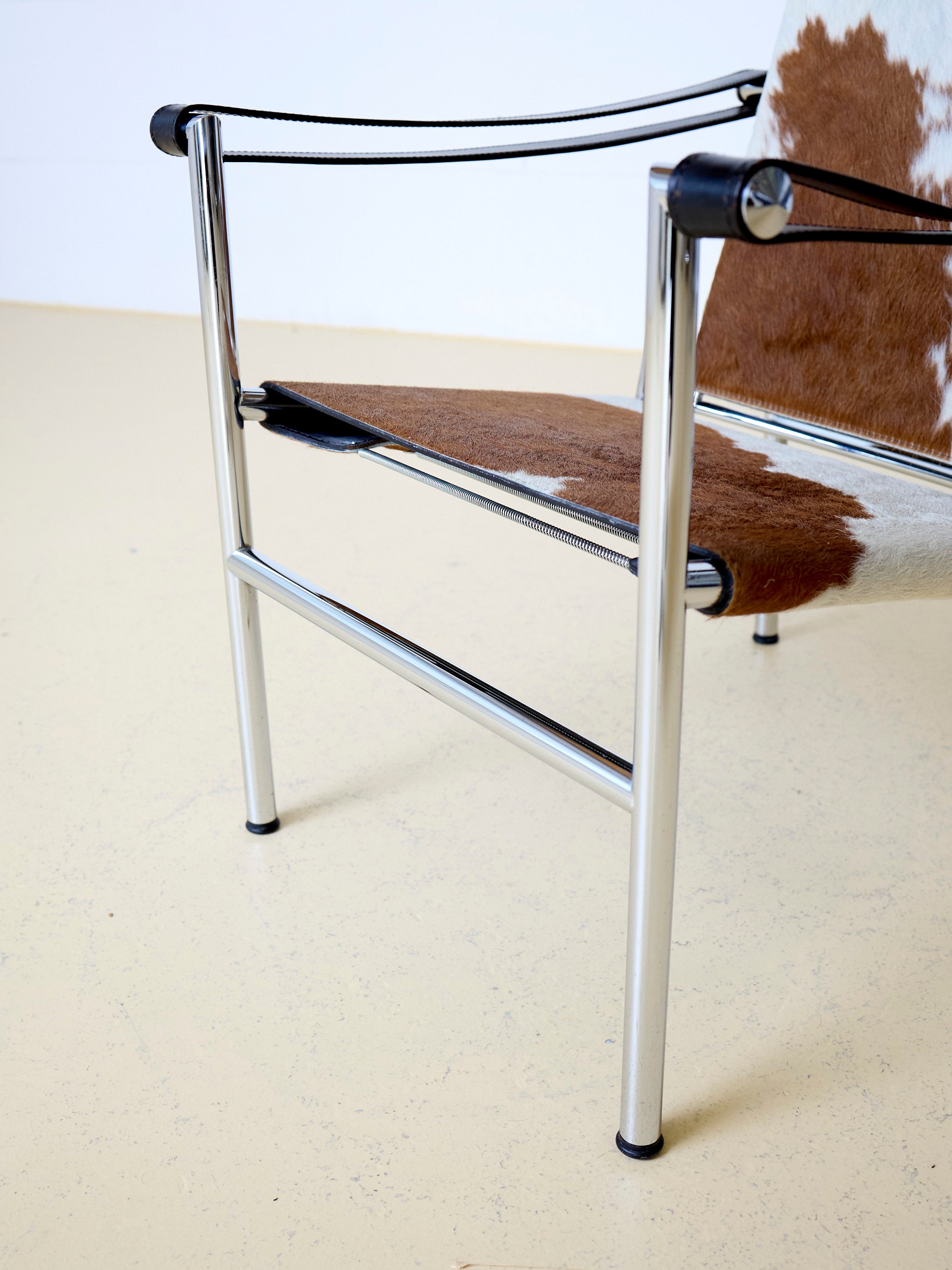 LC1 Sessel mit Fell von Corbusier, Cassina