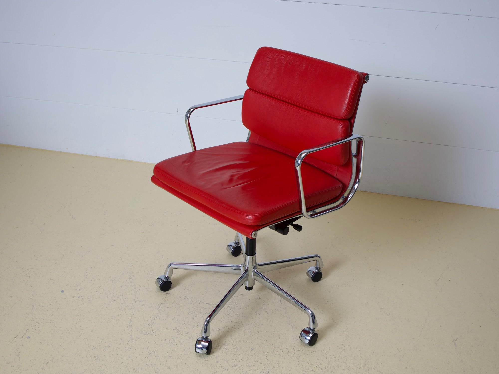 Vitra Eames Soft Pad Bürostuhl, EA 217