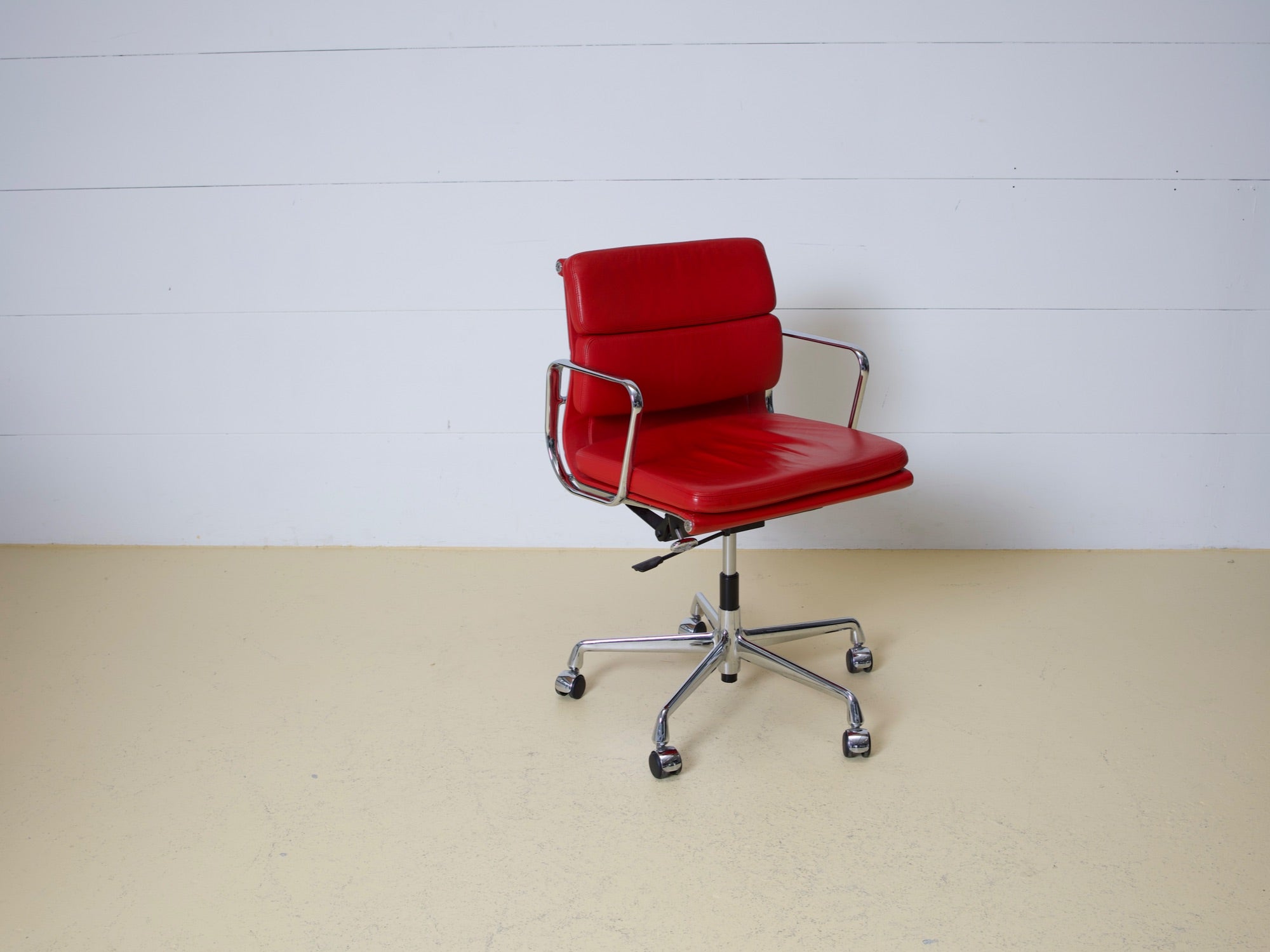 Vitra Eames Soft Pad Bürostuhl, EA 217