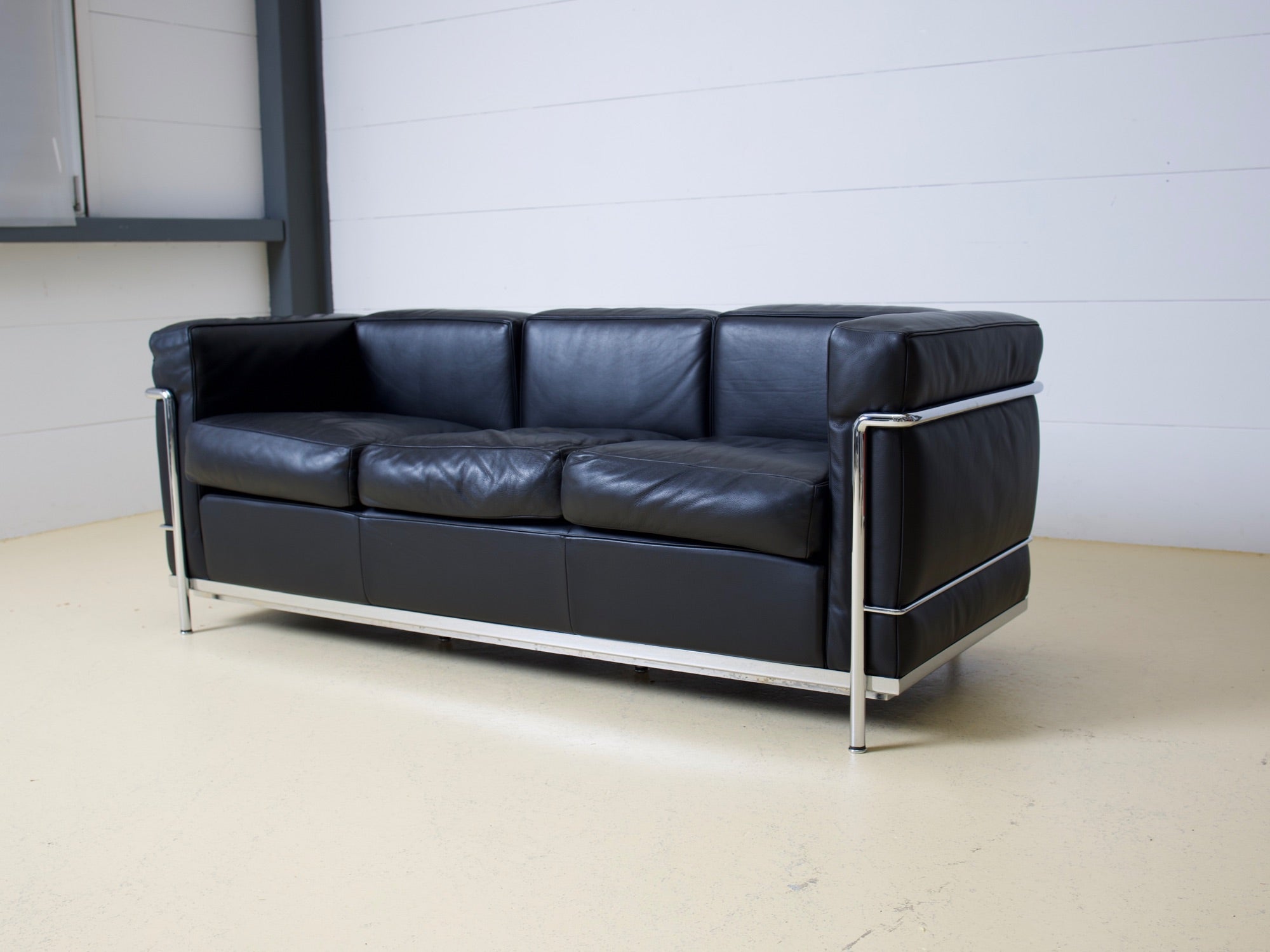 Le Corbusier Sofa LC2 von Cassina