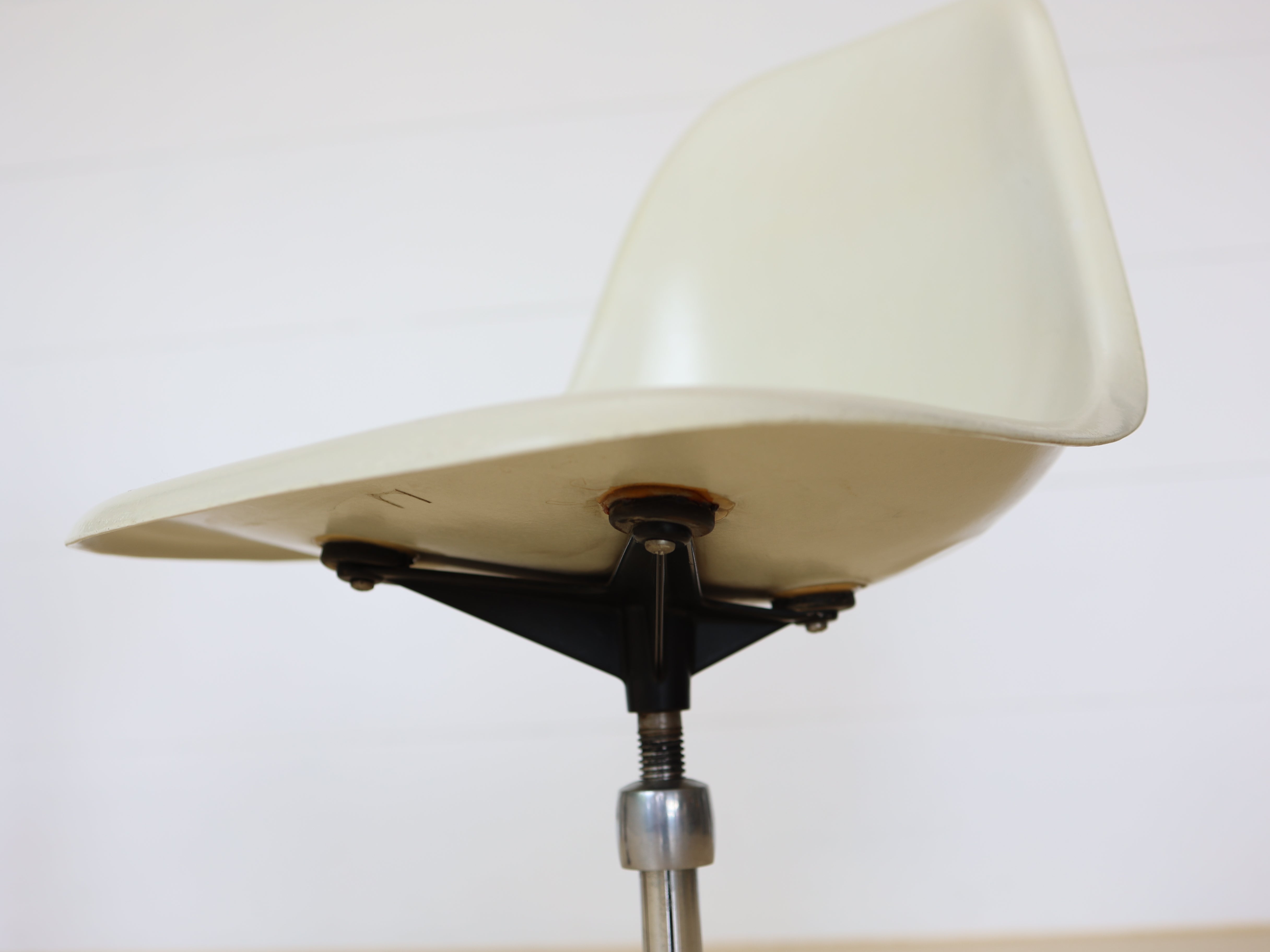 Eames Bürostuhl, Side Chair Fiberglas Hermann Miller