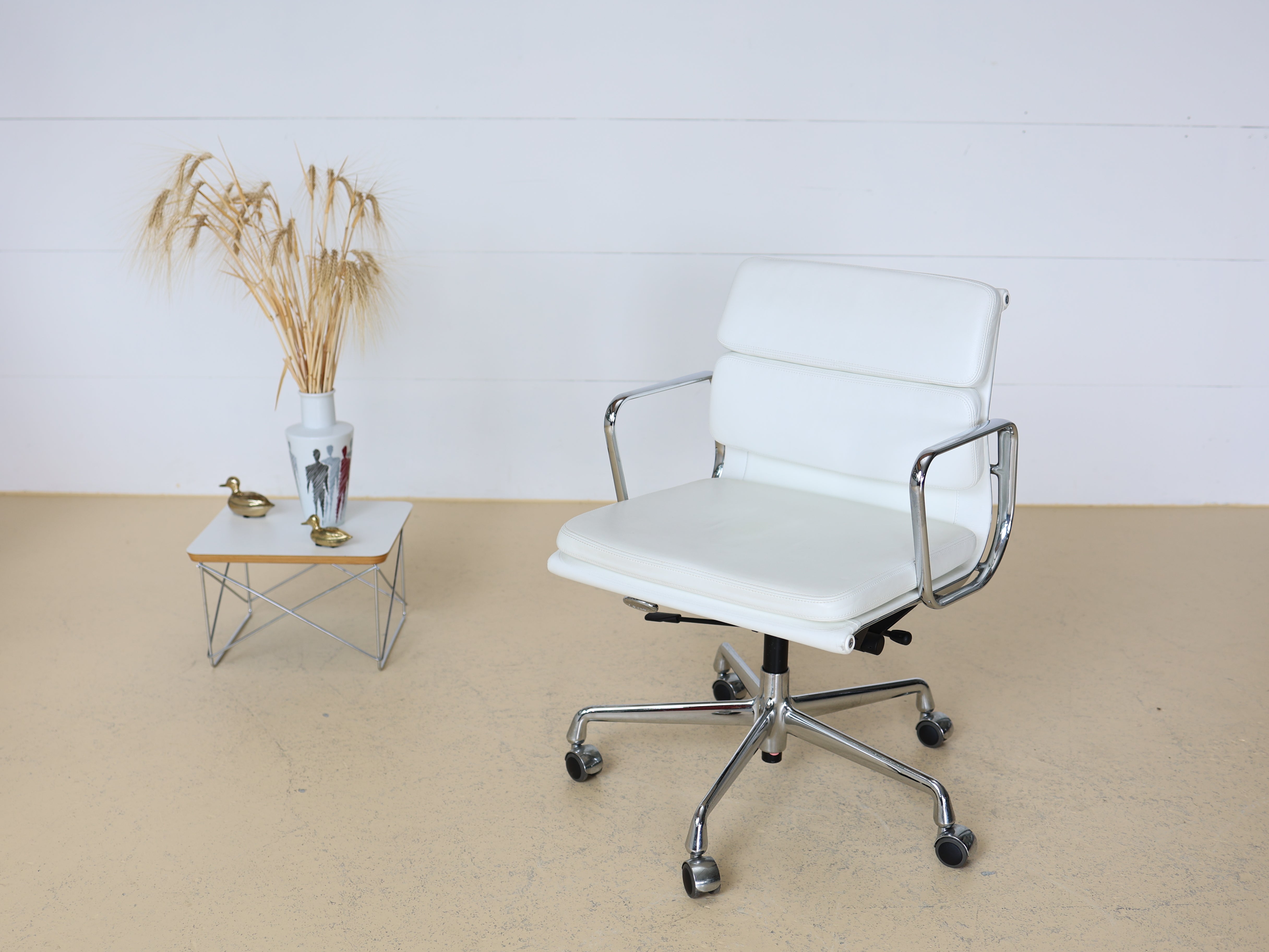 Vitra Eames Soft Pad Bürostuhl, EA 217