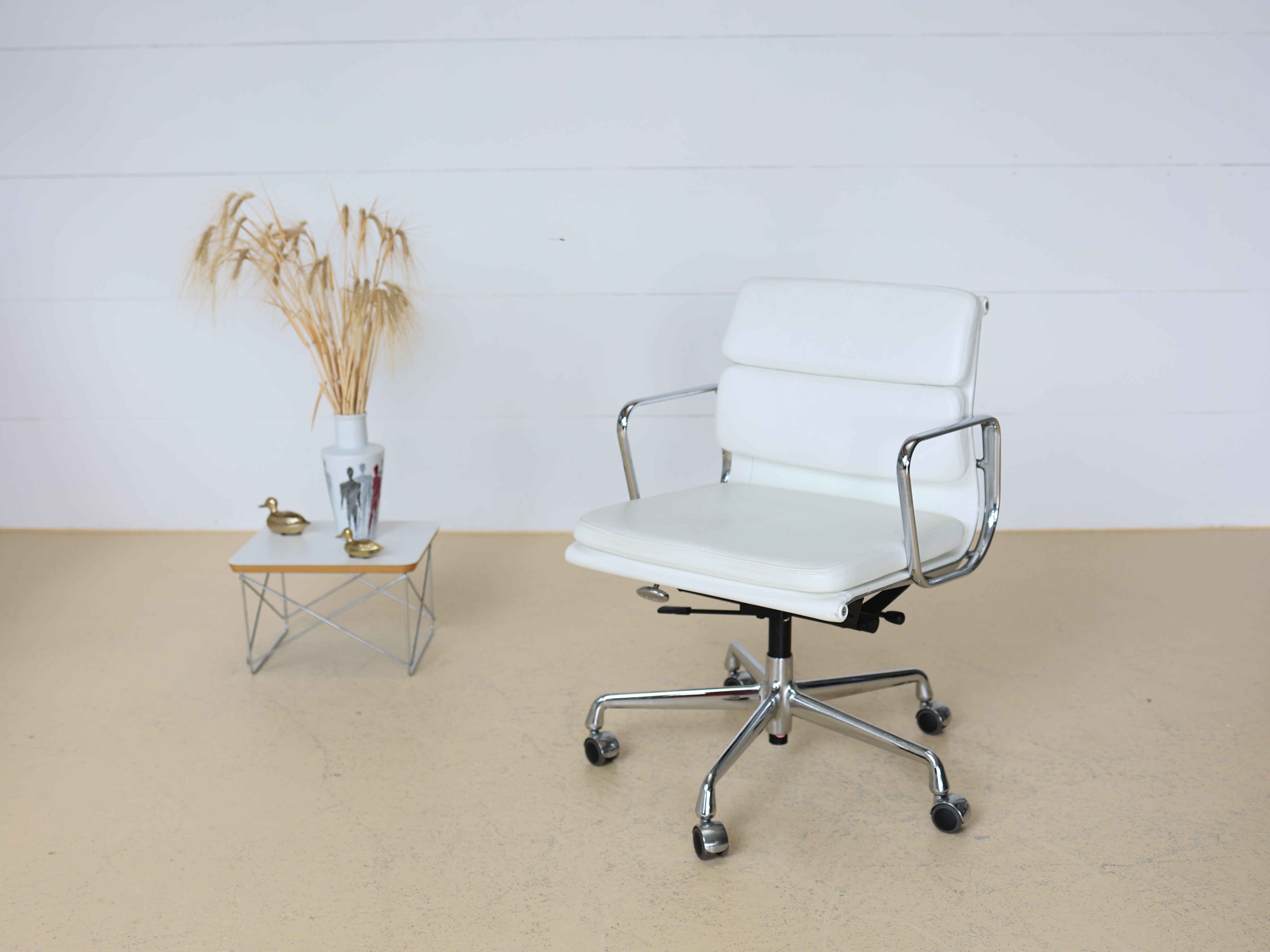 Vitra Eames Soft Pad Bürostuhl, EA 217