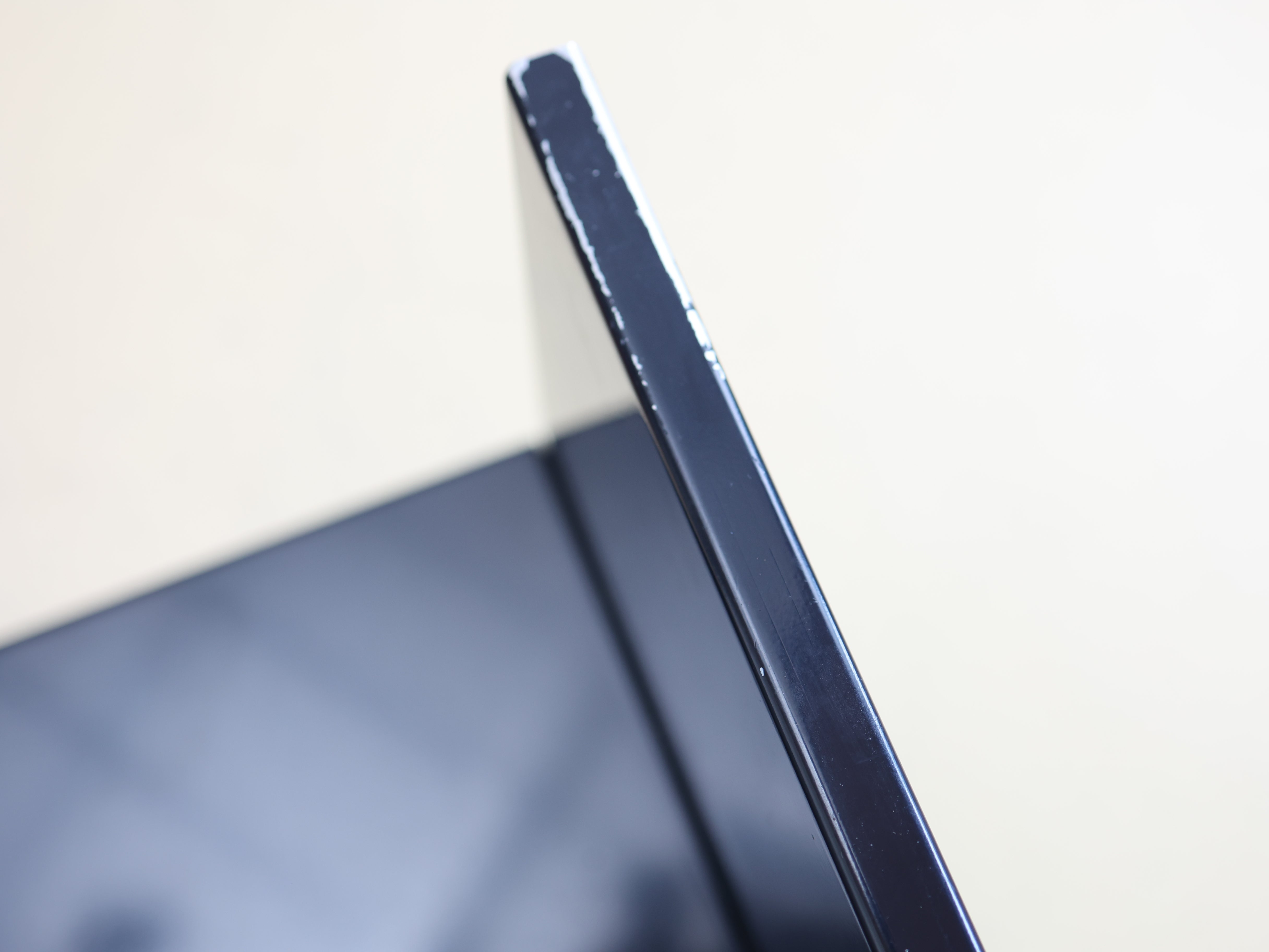 Donald Judd Bench, LEHNI